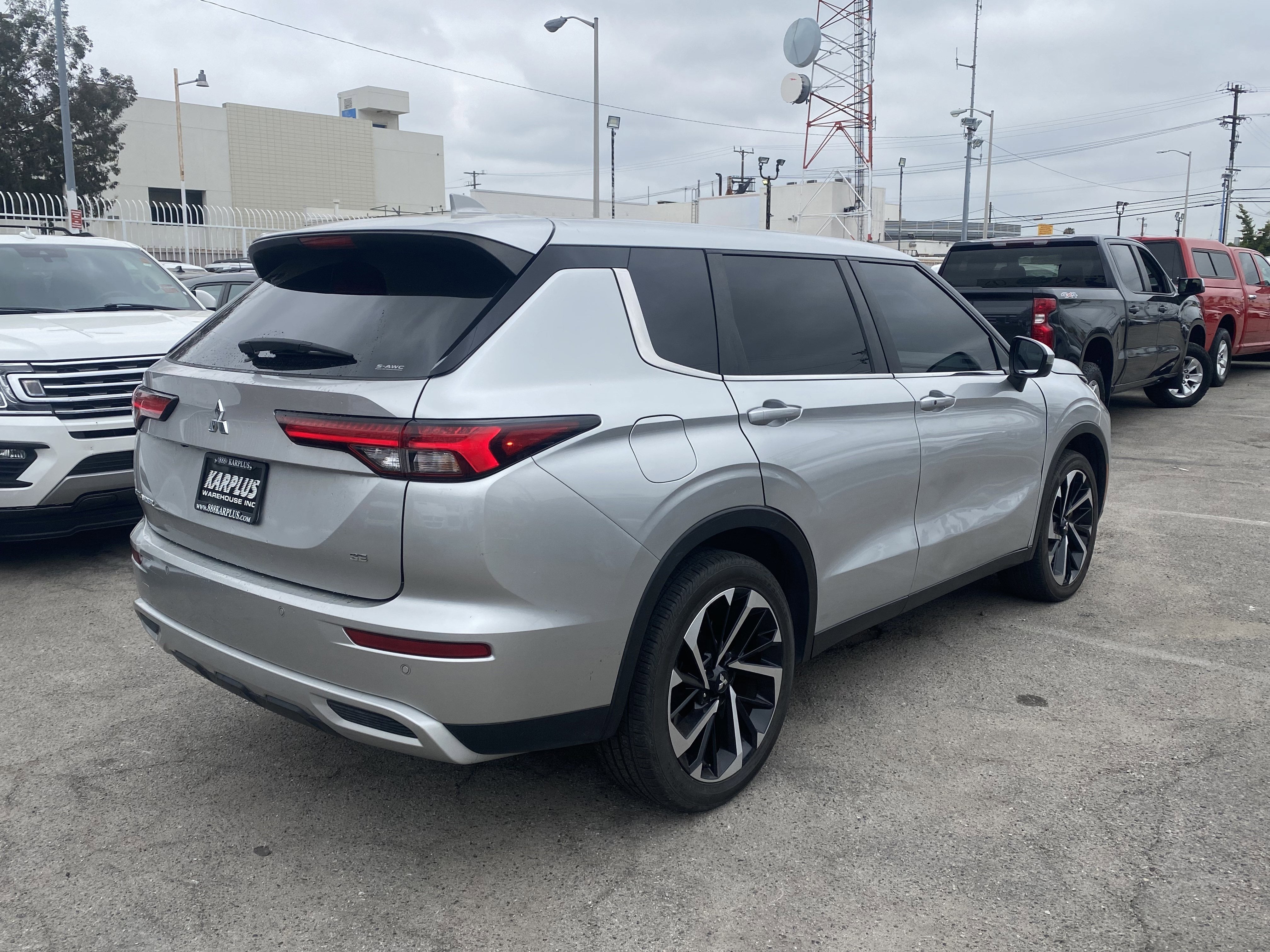 2022 Mitsubishi Outlander SE