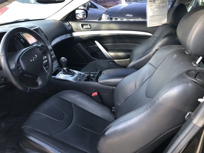 2015 INFINITI Q60 Coupe Journey