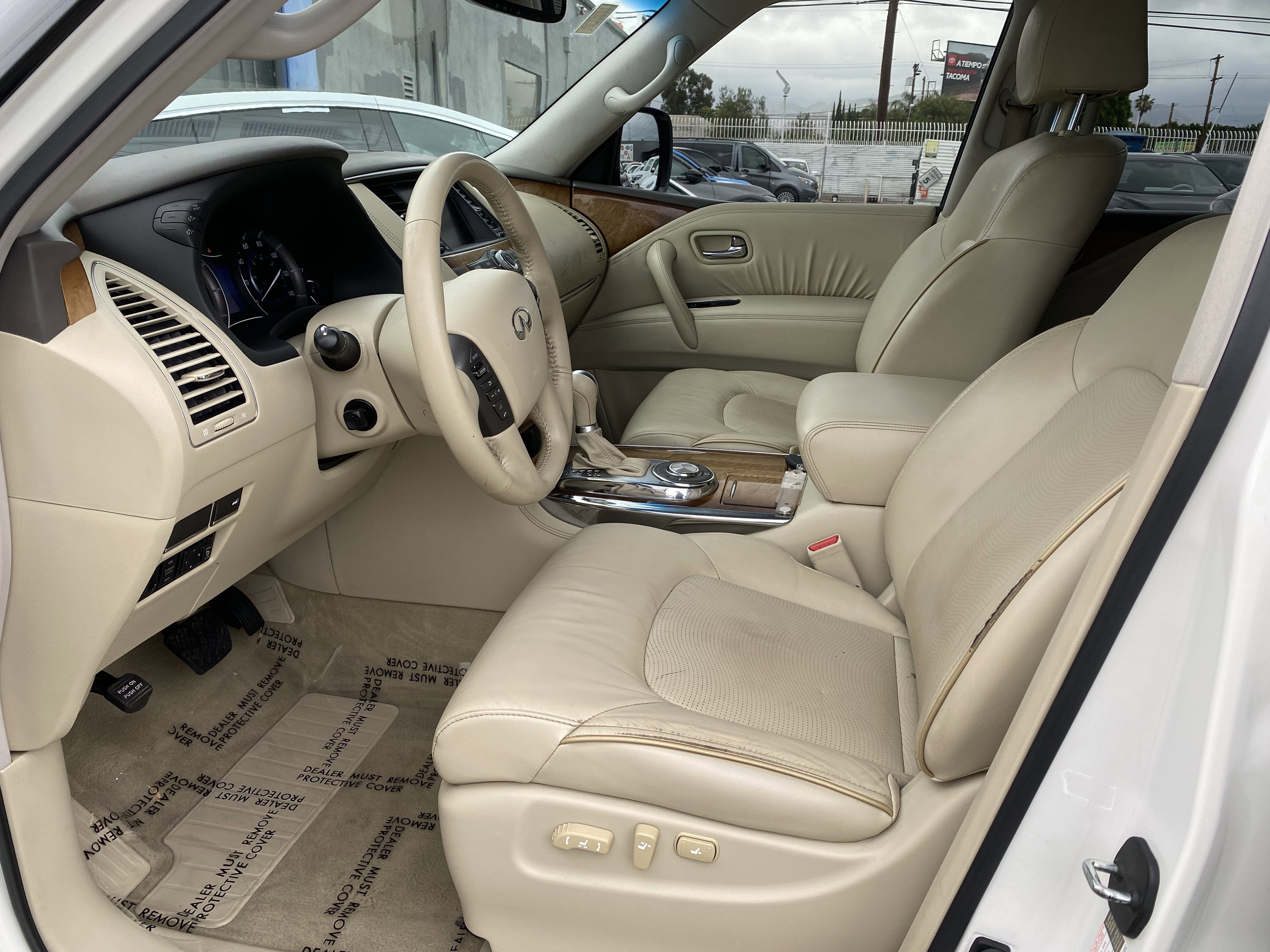 2011 INFINITI QX56 8-passenger