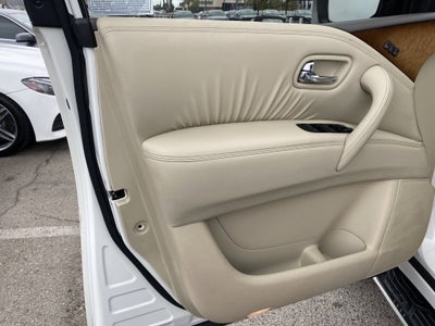 2011 INFINITI QX56 8-passenger