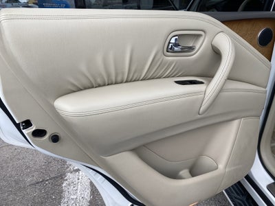 2011 INFINITI QX56 8-passenger