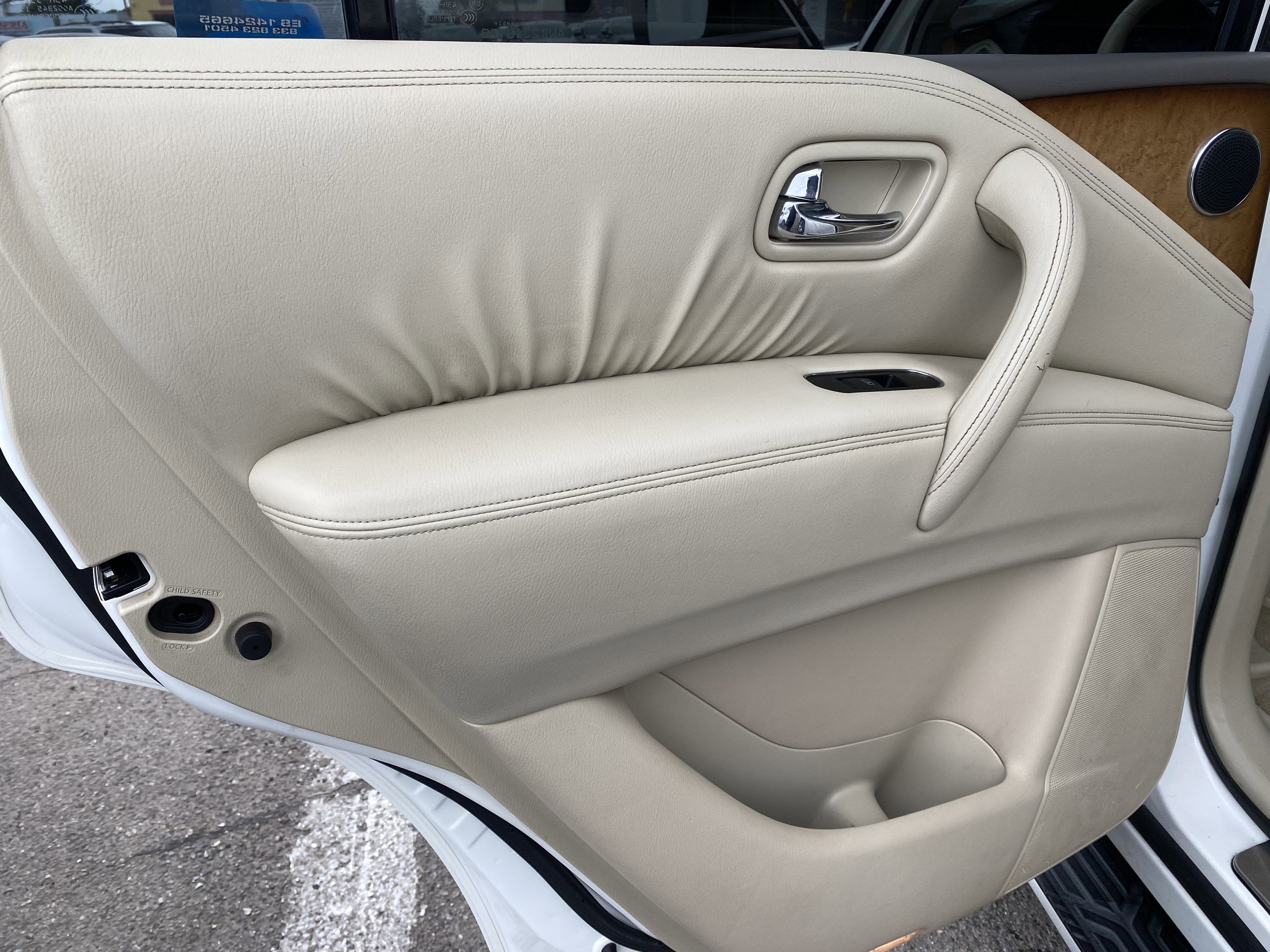 2011 INFINITI QX56 8-passenger
