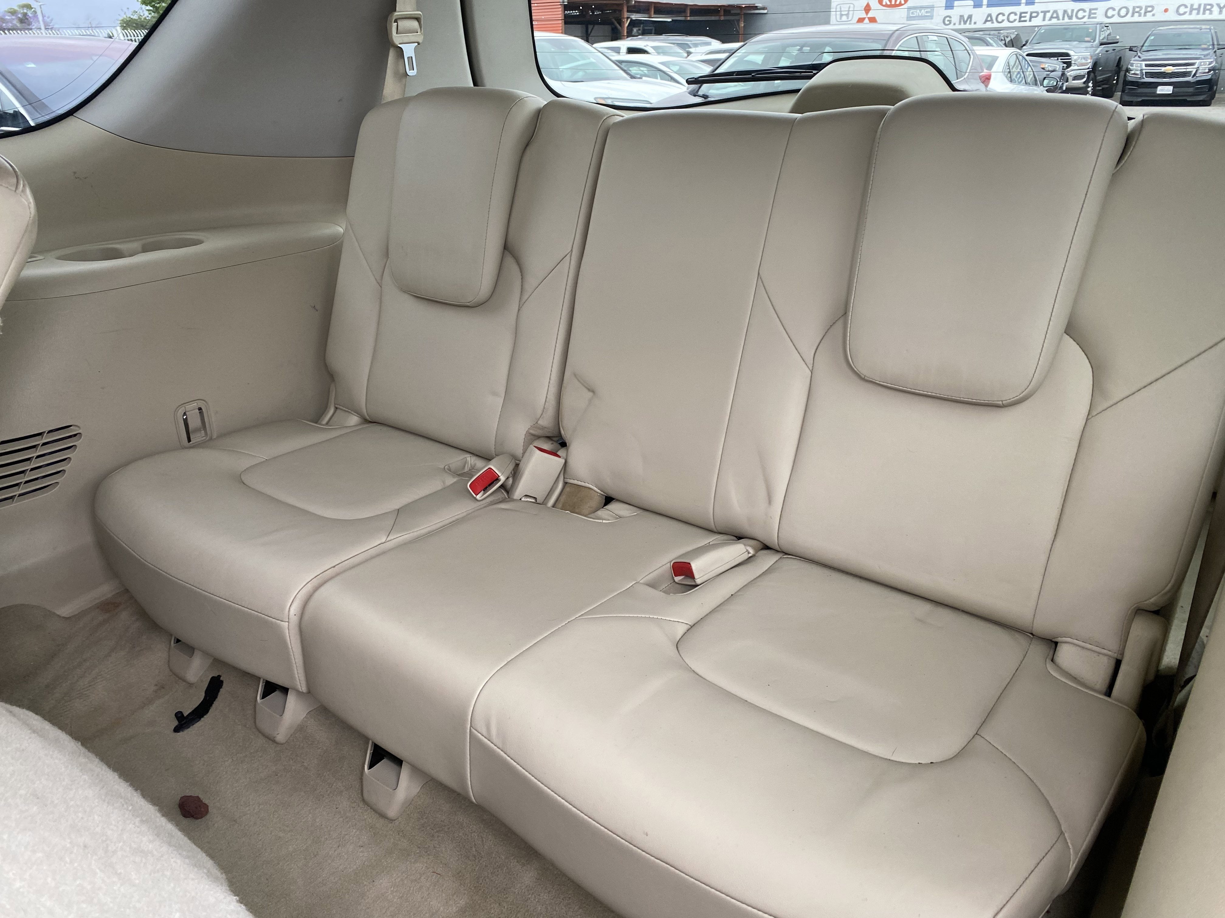 2011 INFINITI QX56 8-passenger