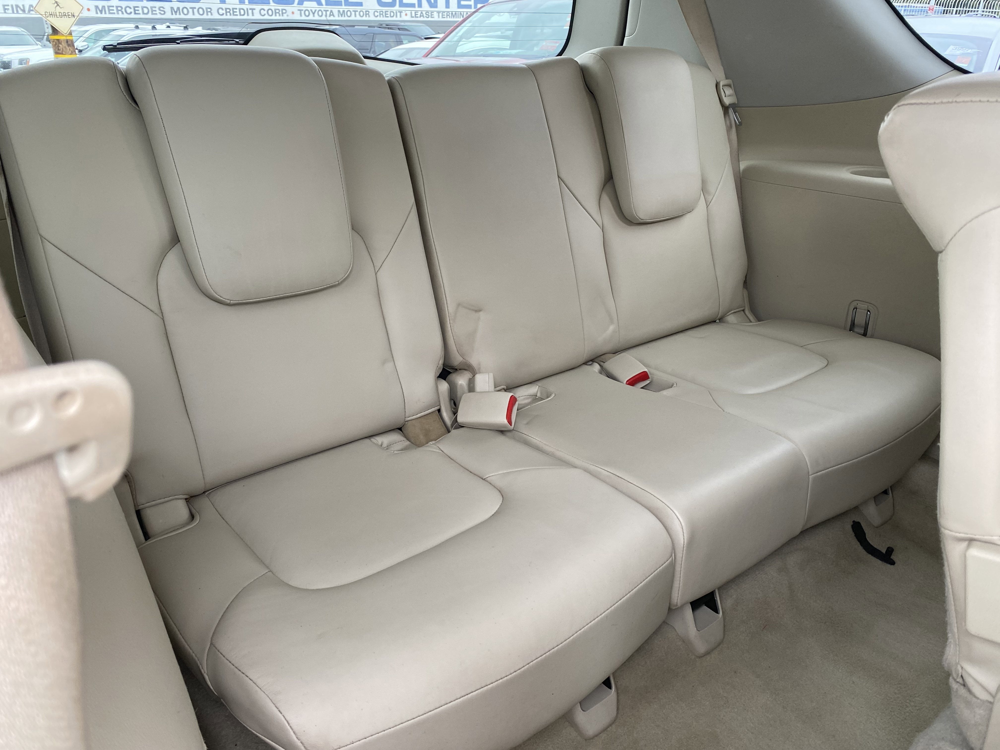 2011 INFINITI QX56 8-passenger