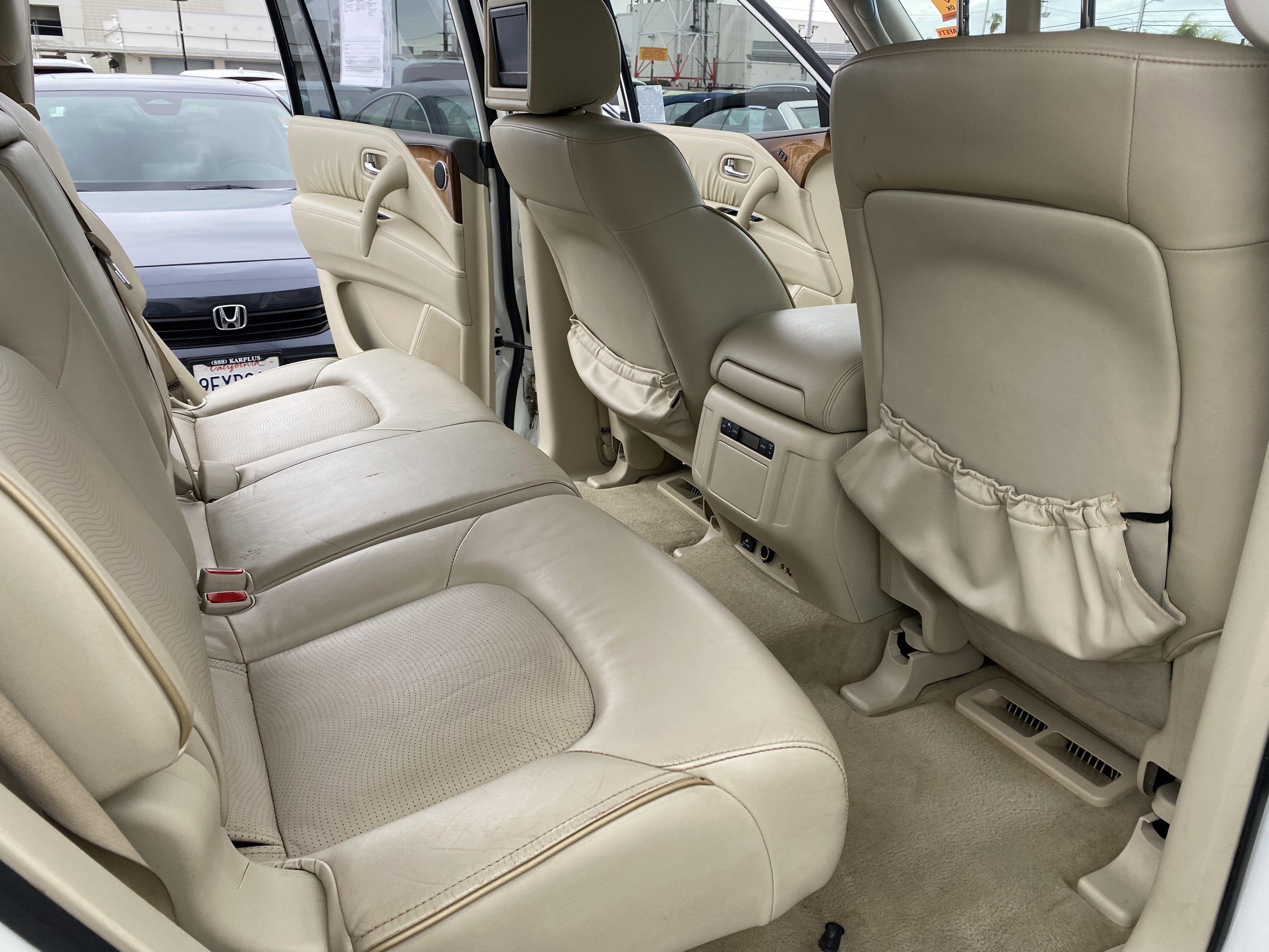 2011 INFINITI QX56 8-passenger
