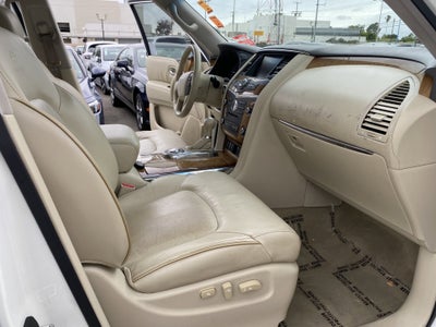 2011 INFINITI QX56 8-passenger