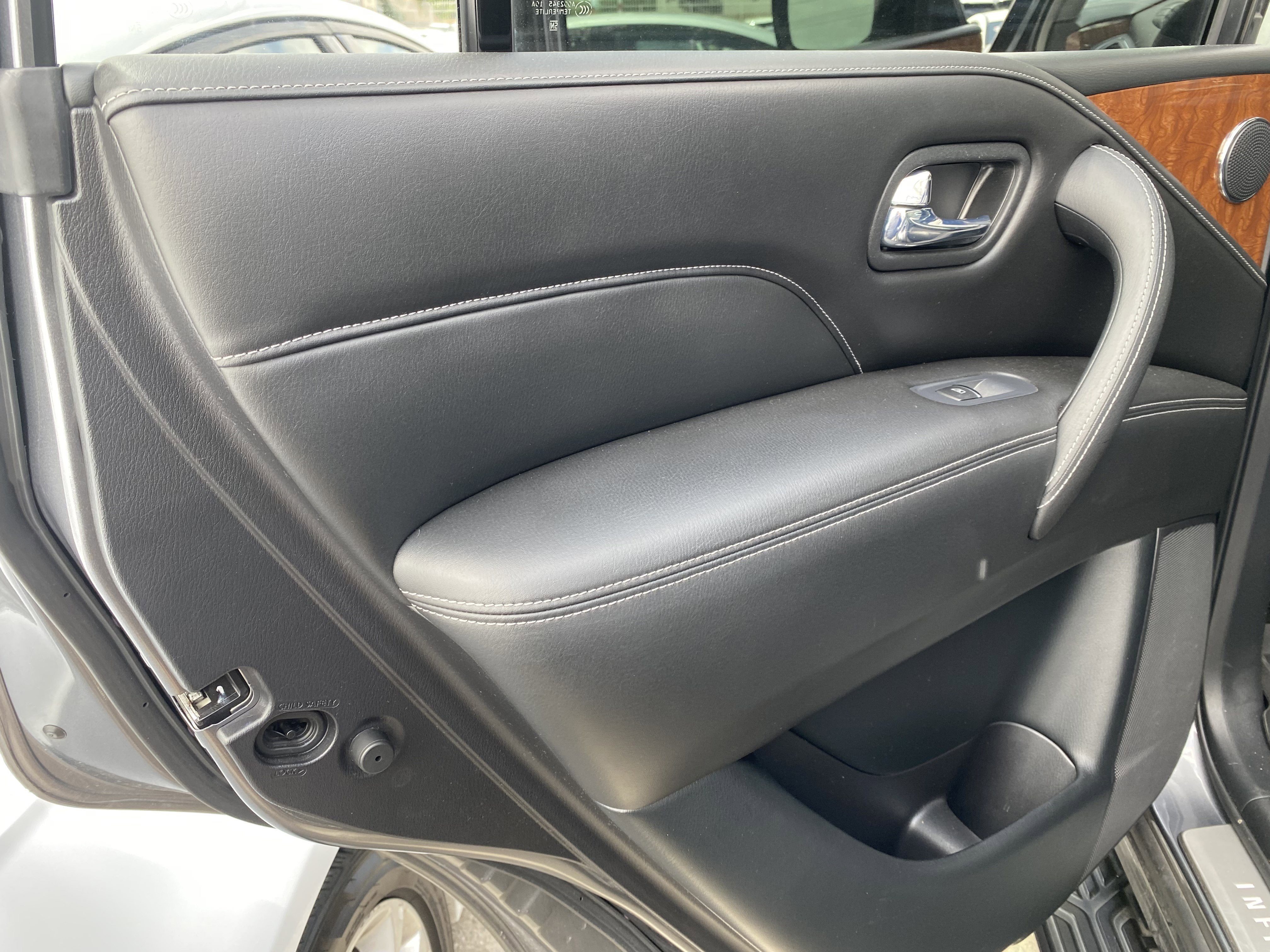 2018 INFINITI QX80 AWD