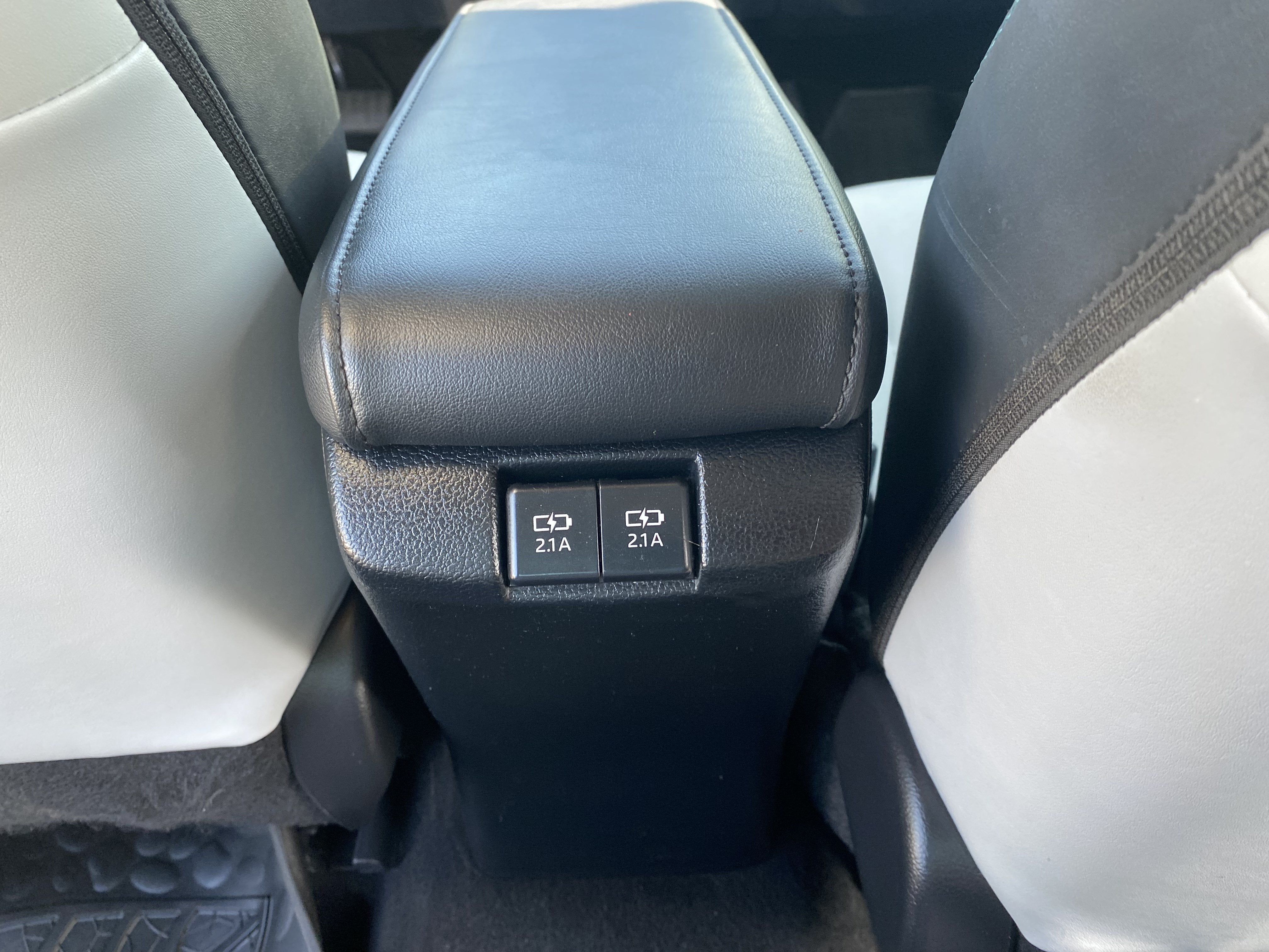 2021 Toyota Prius XLE