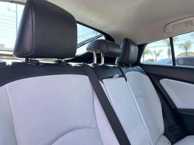 2022 Toyota Prius XLE