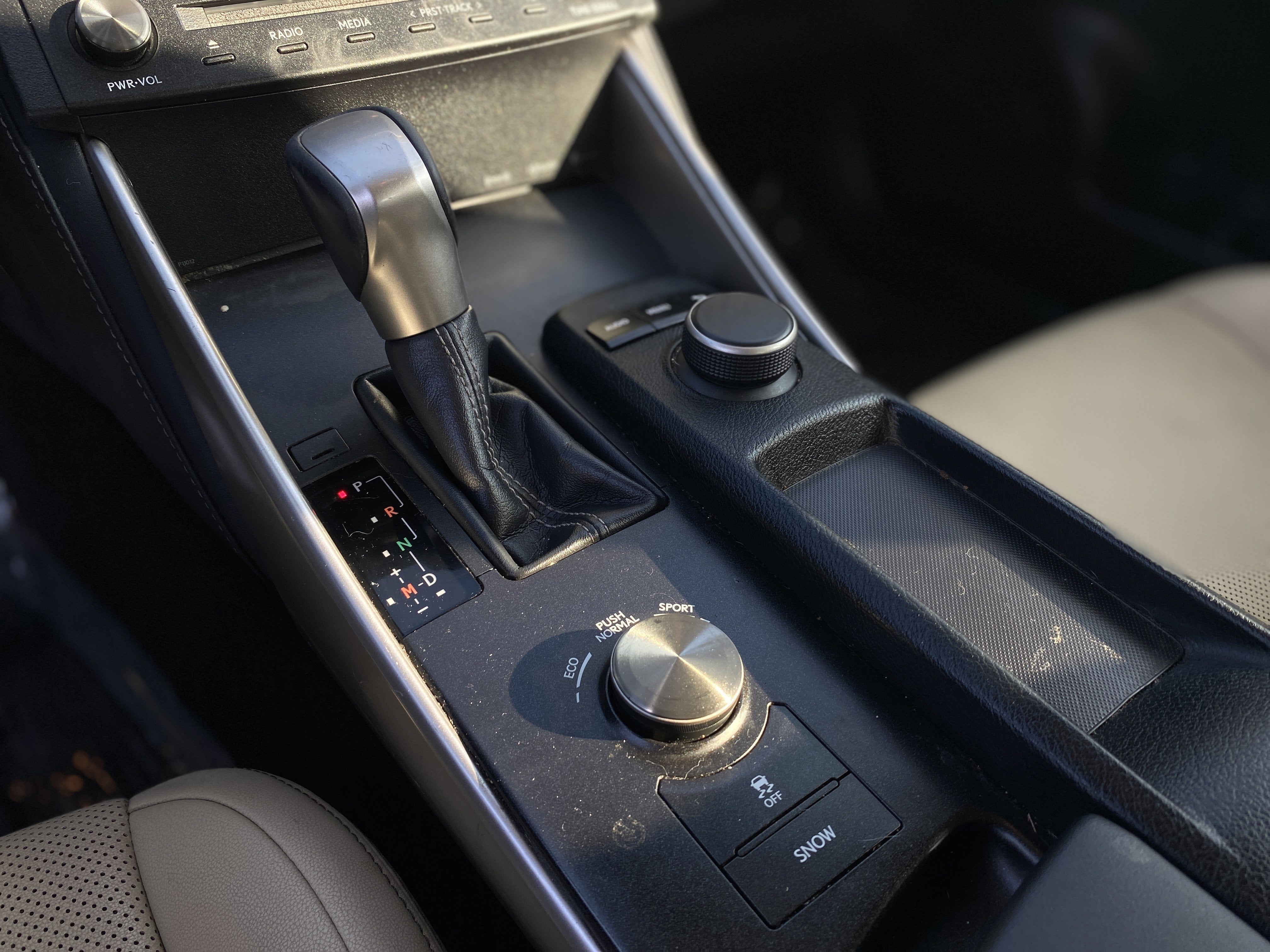 2016 Lexus IS 200t 4dr Sdn