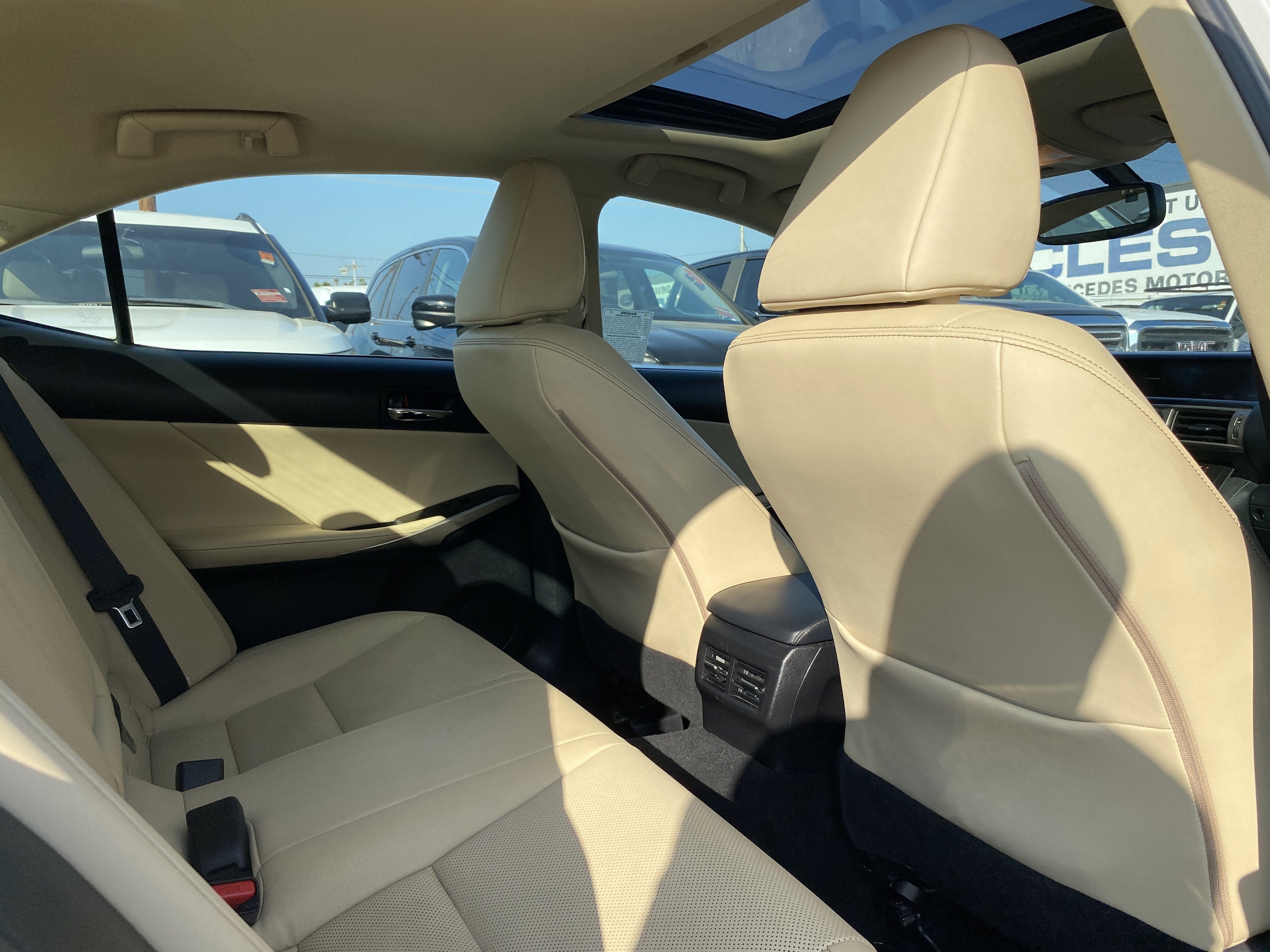 2016 Lexus IS 200t 4dr Sdn