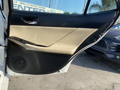 2016 Lexus IS 200t 4dr Sdn