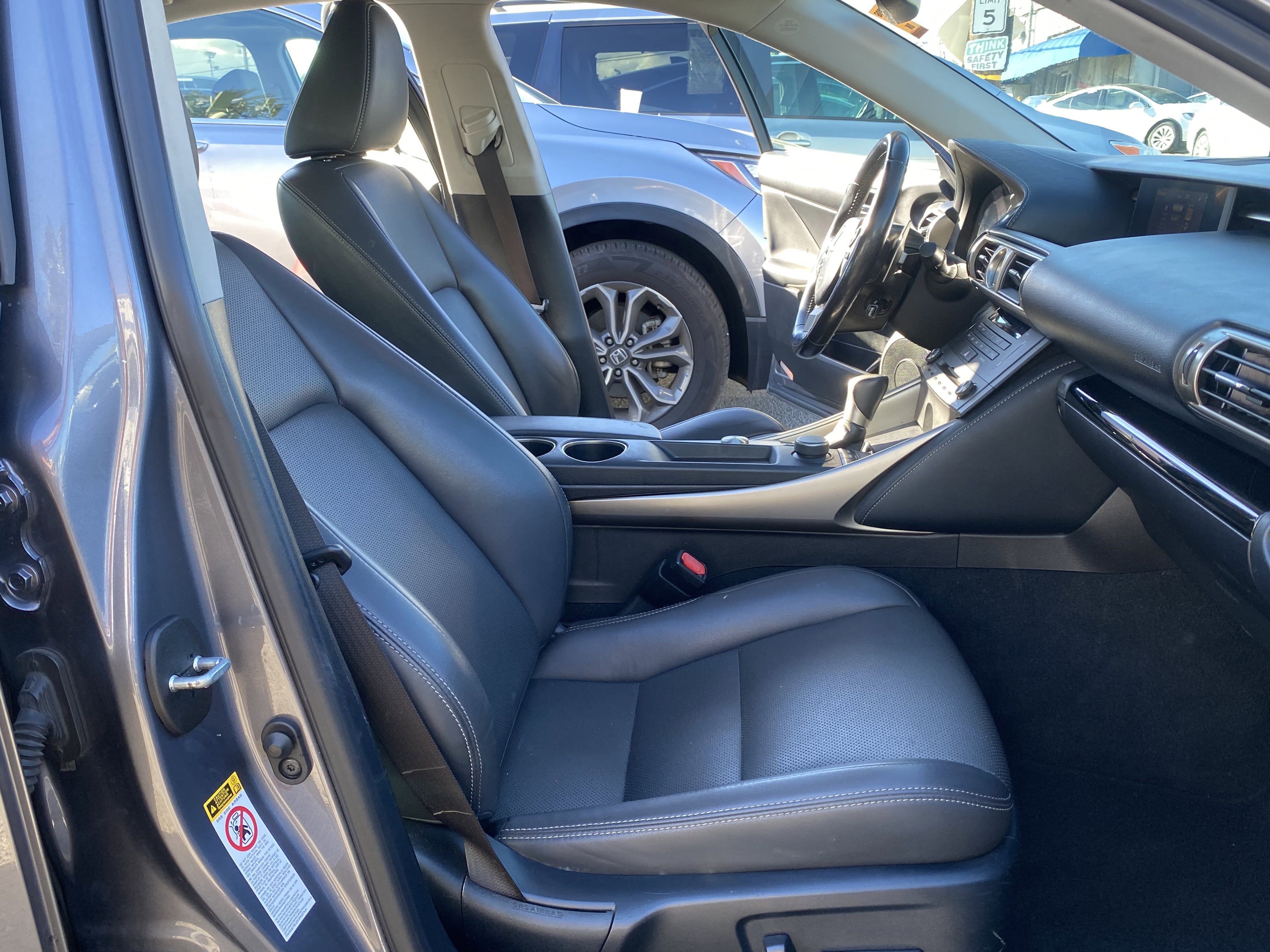 2016 Lexus IS 200t 4dr Sdn