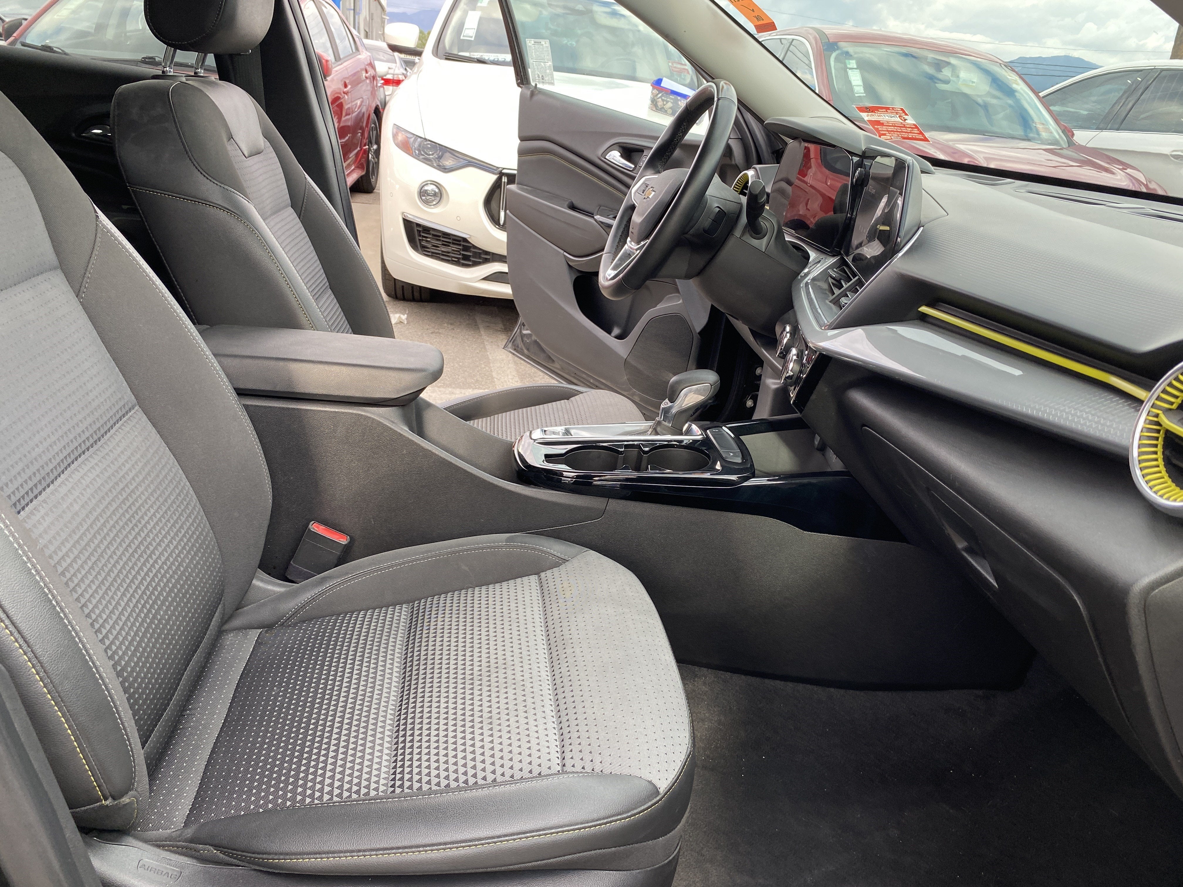 2025 Chevrolet Trax FWD 4DR LT