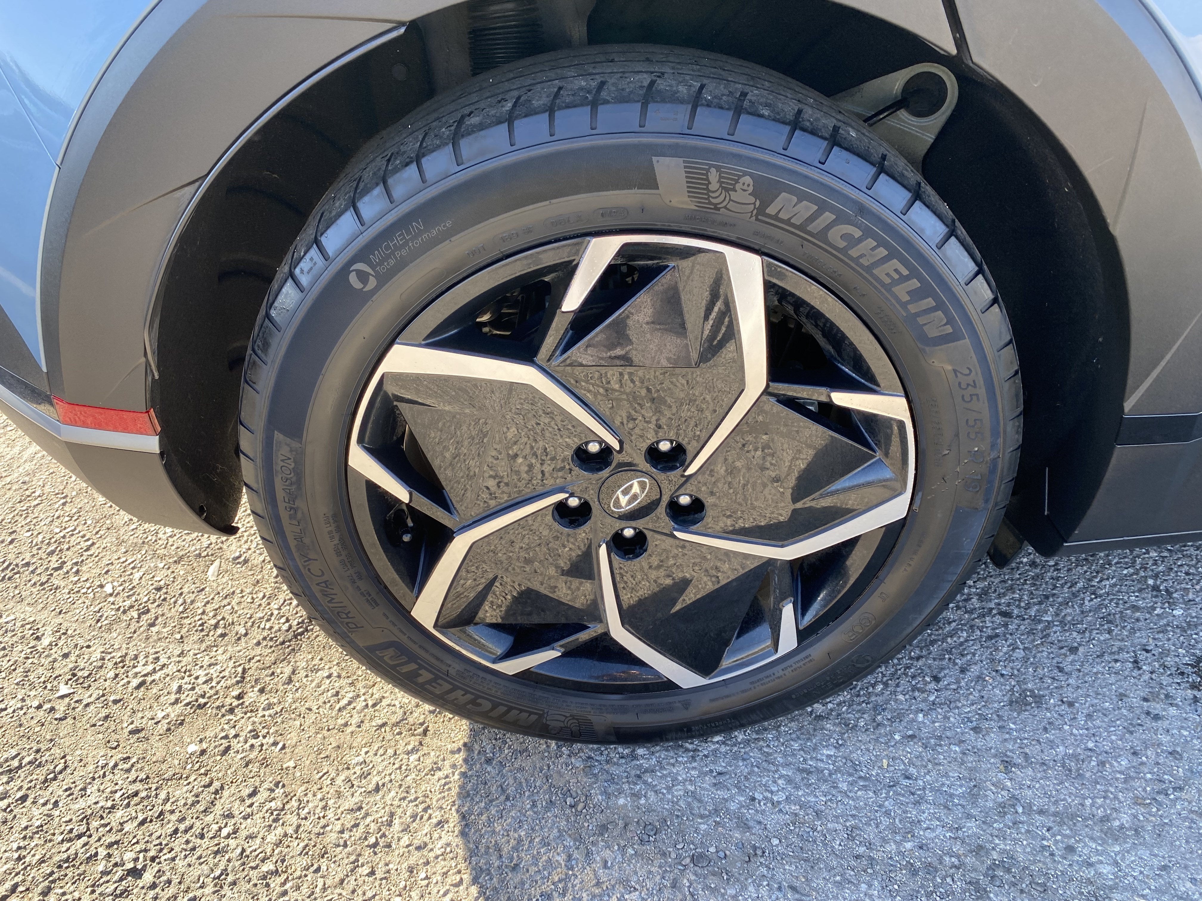 2024 Hyundai IONIQ 5 SE