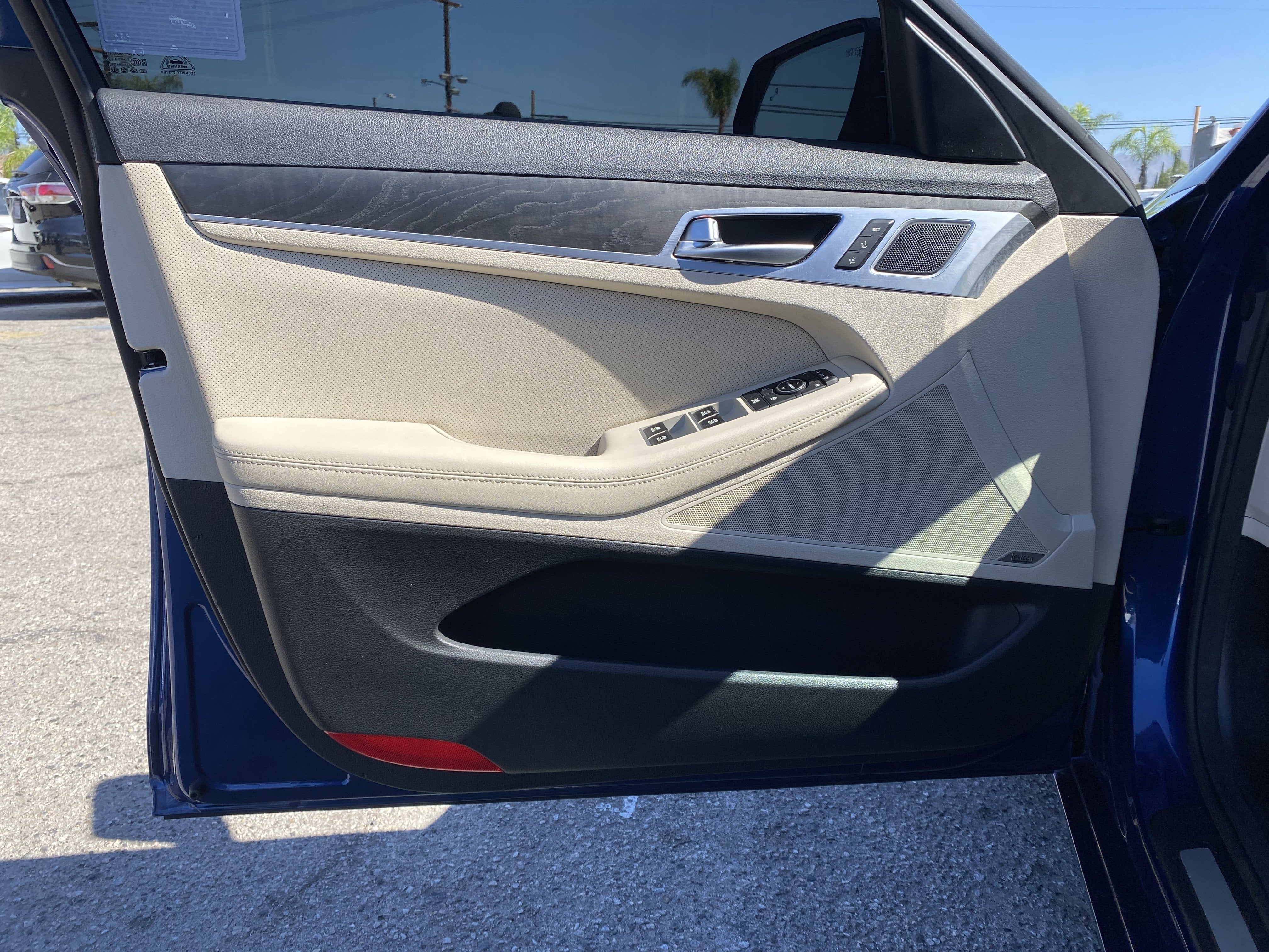2016 Hyundai Genesis 4DR SDN V6 3.8L RWD