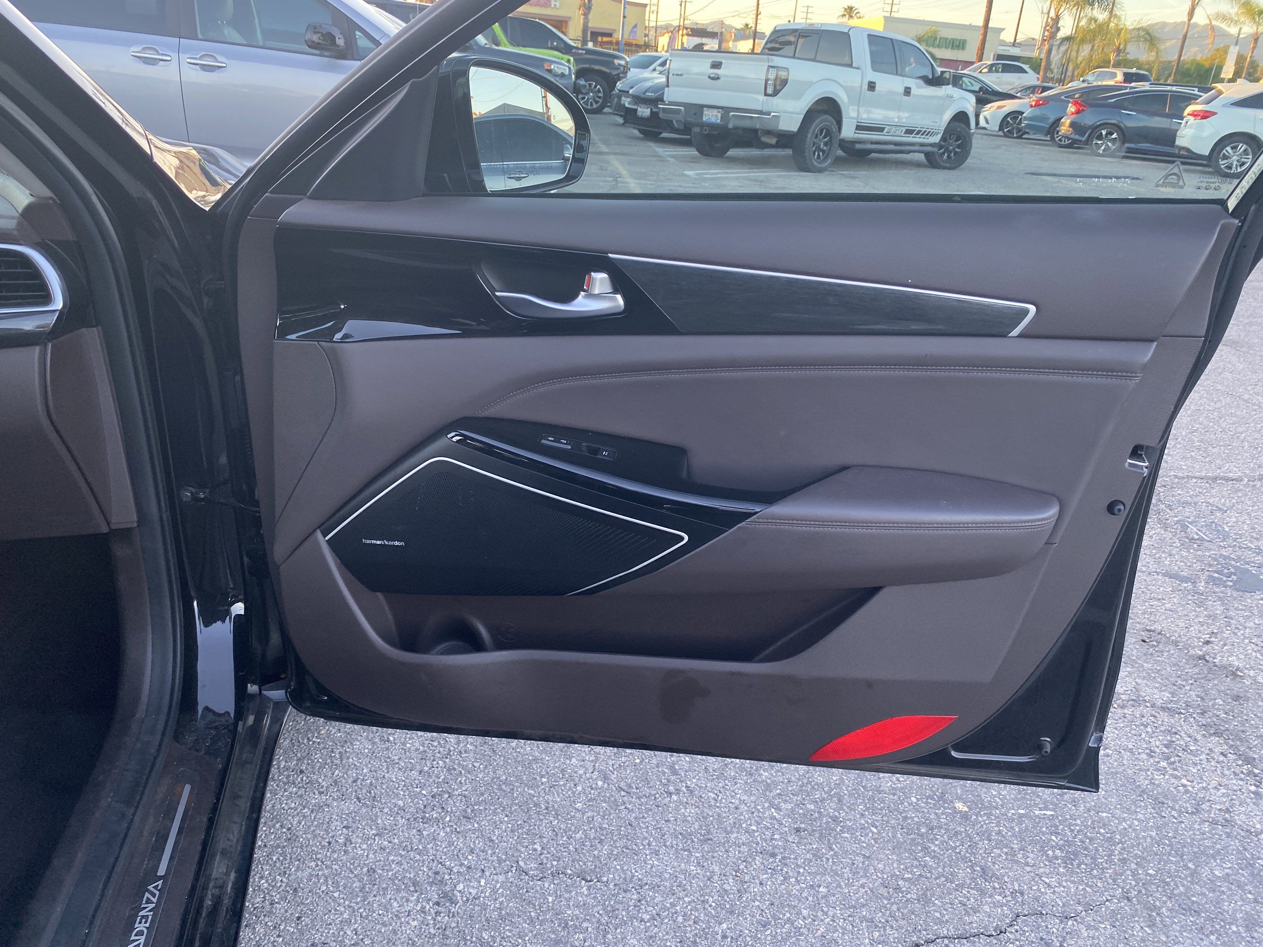 2017 Kia Cadenza Limited