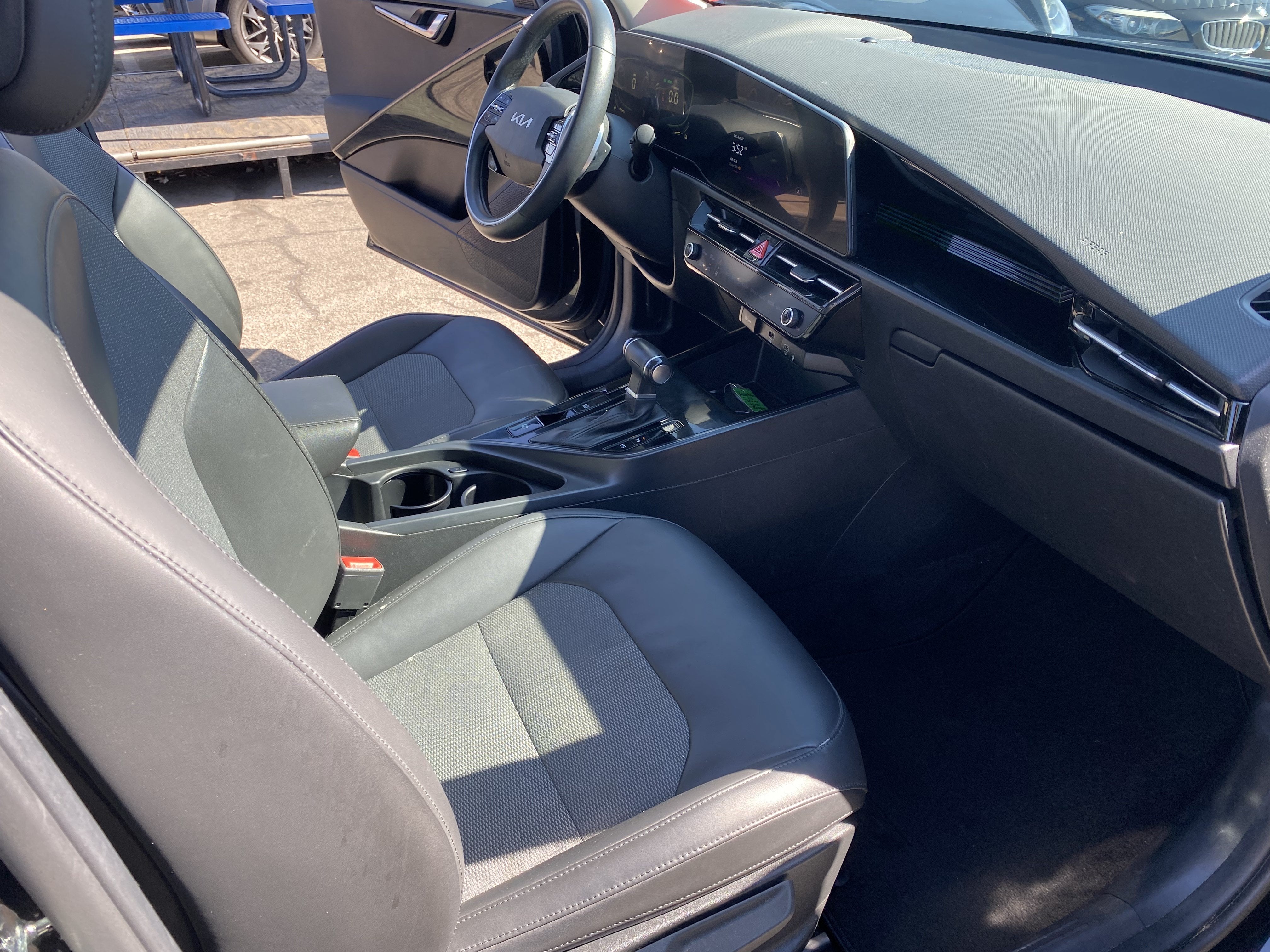 2023 Kia Niro EX