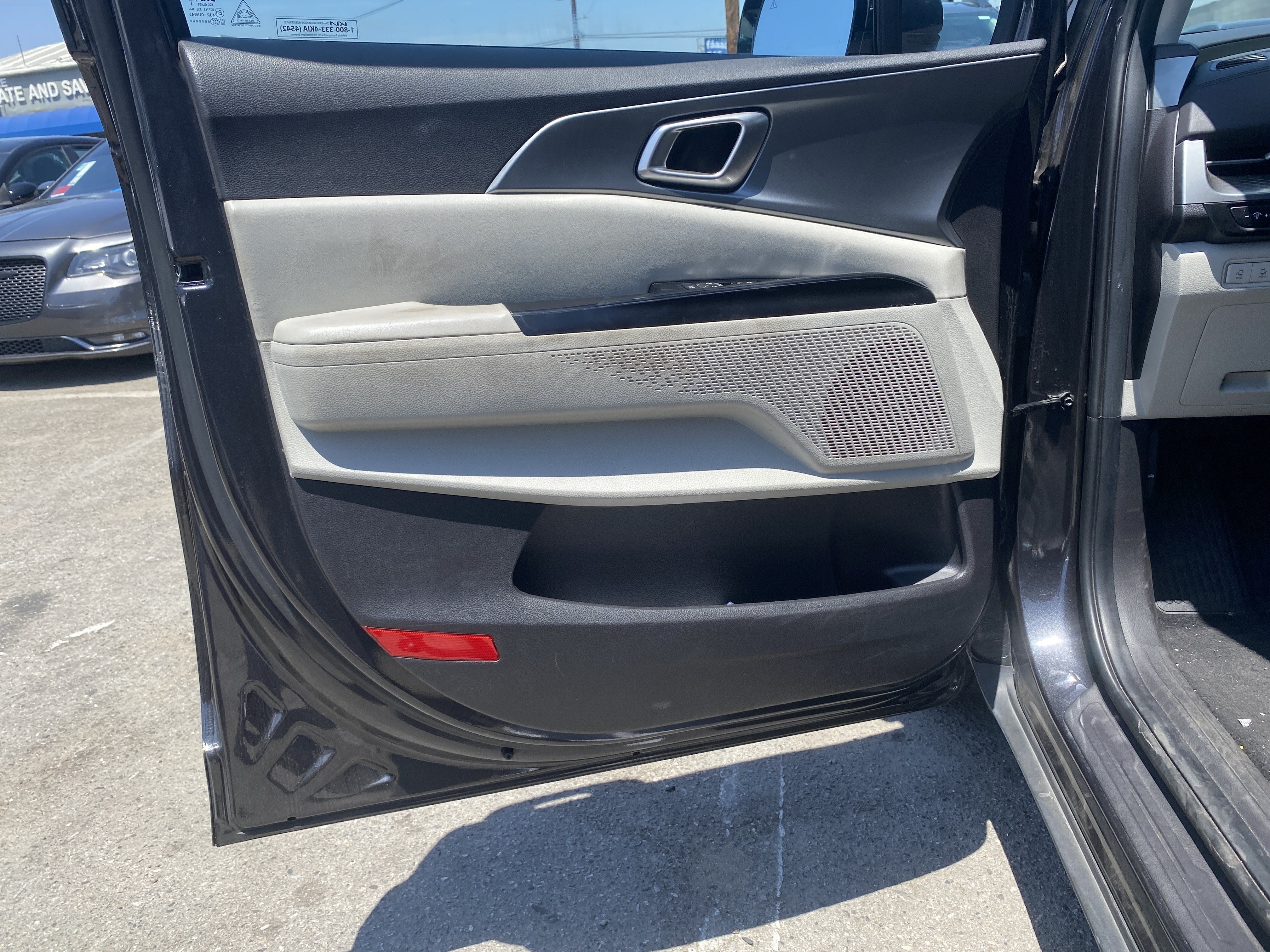 2024 Kia Carnival LX