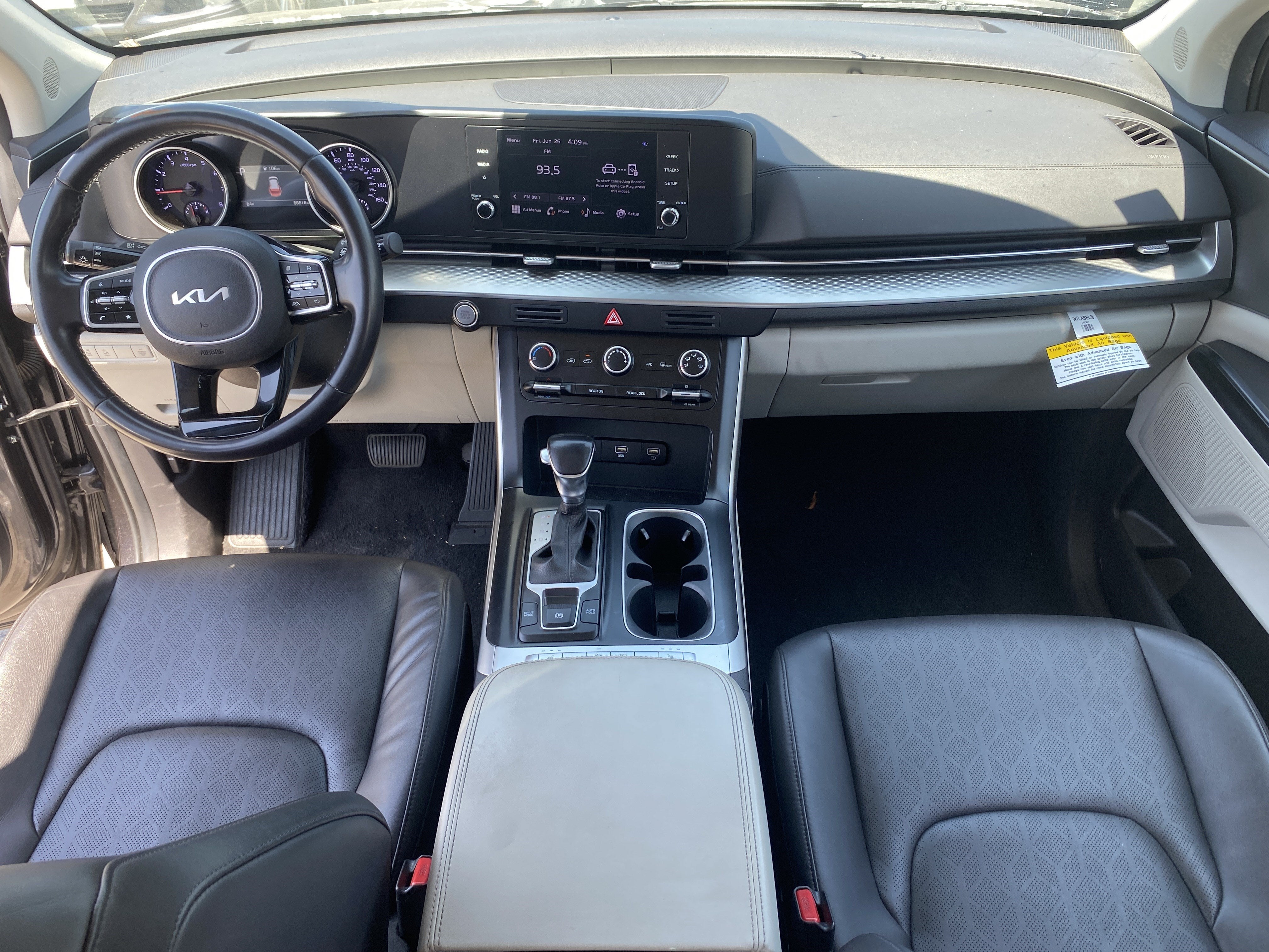 2024 Kia Carnival LX