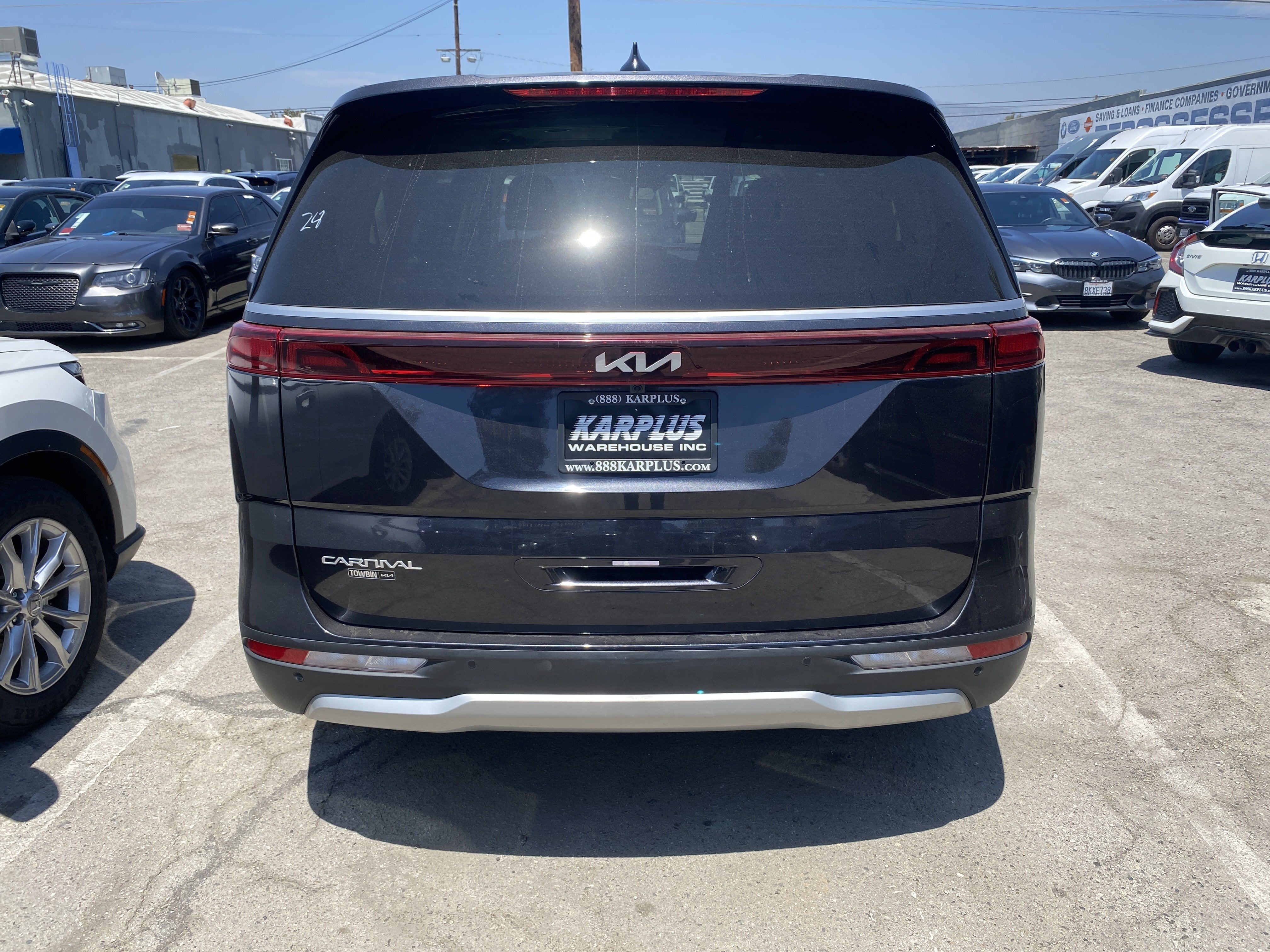 2024 Kia Carnival LX