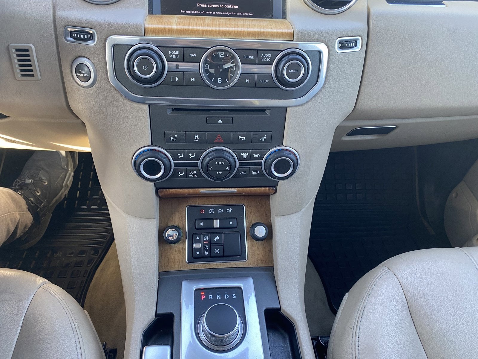 2016 Land Rover LR4 HSE Silver Edition