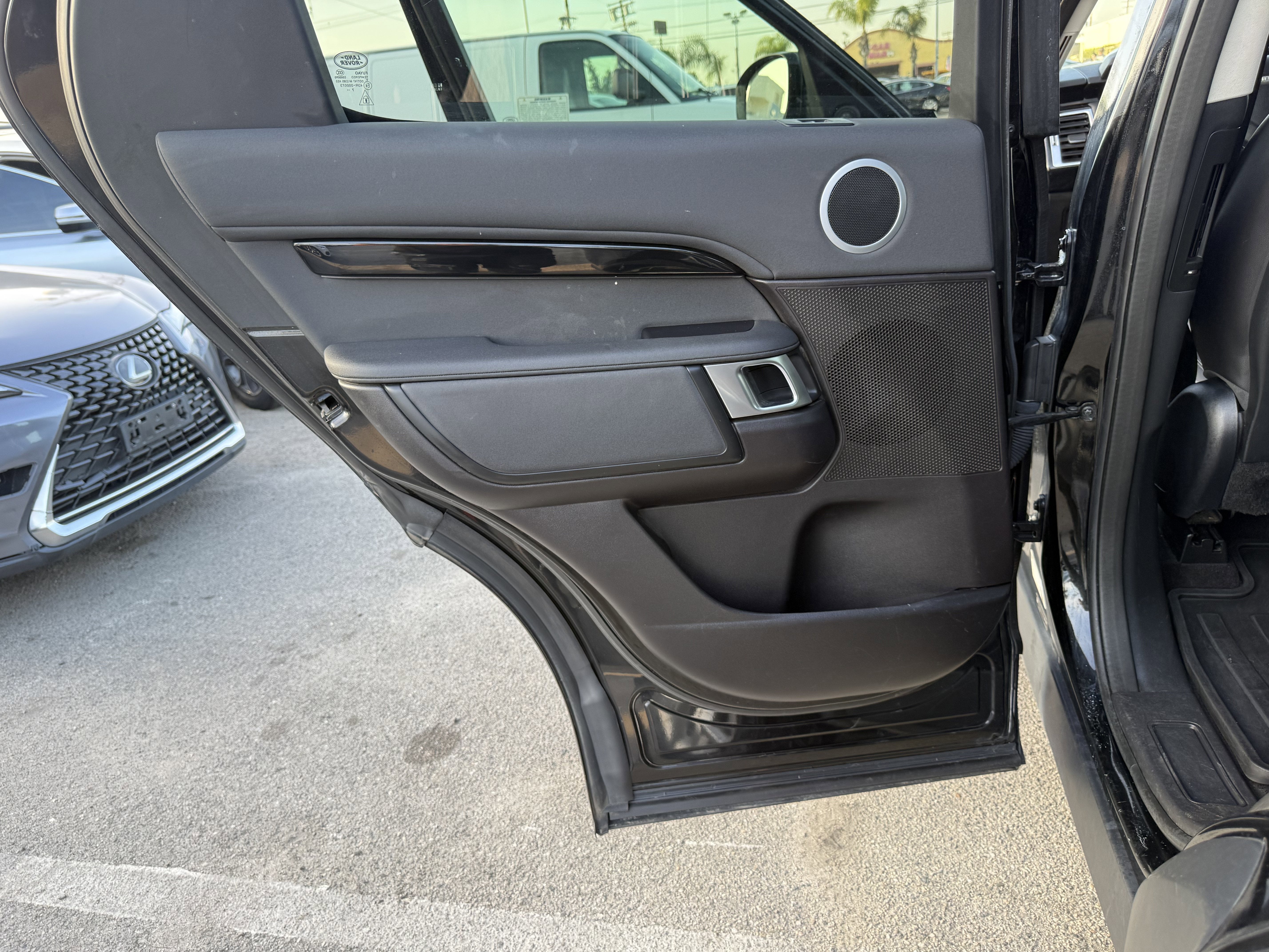 2018 Land Rover Discovery SE