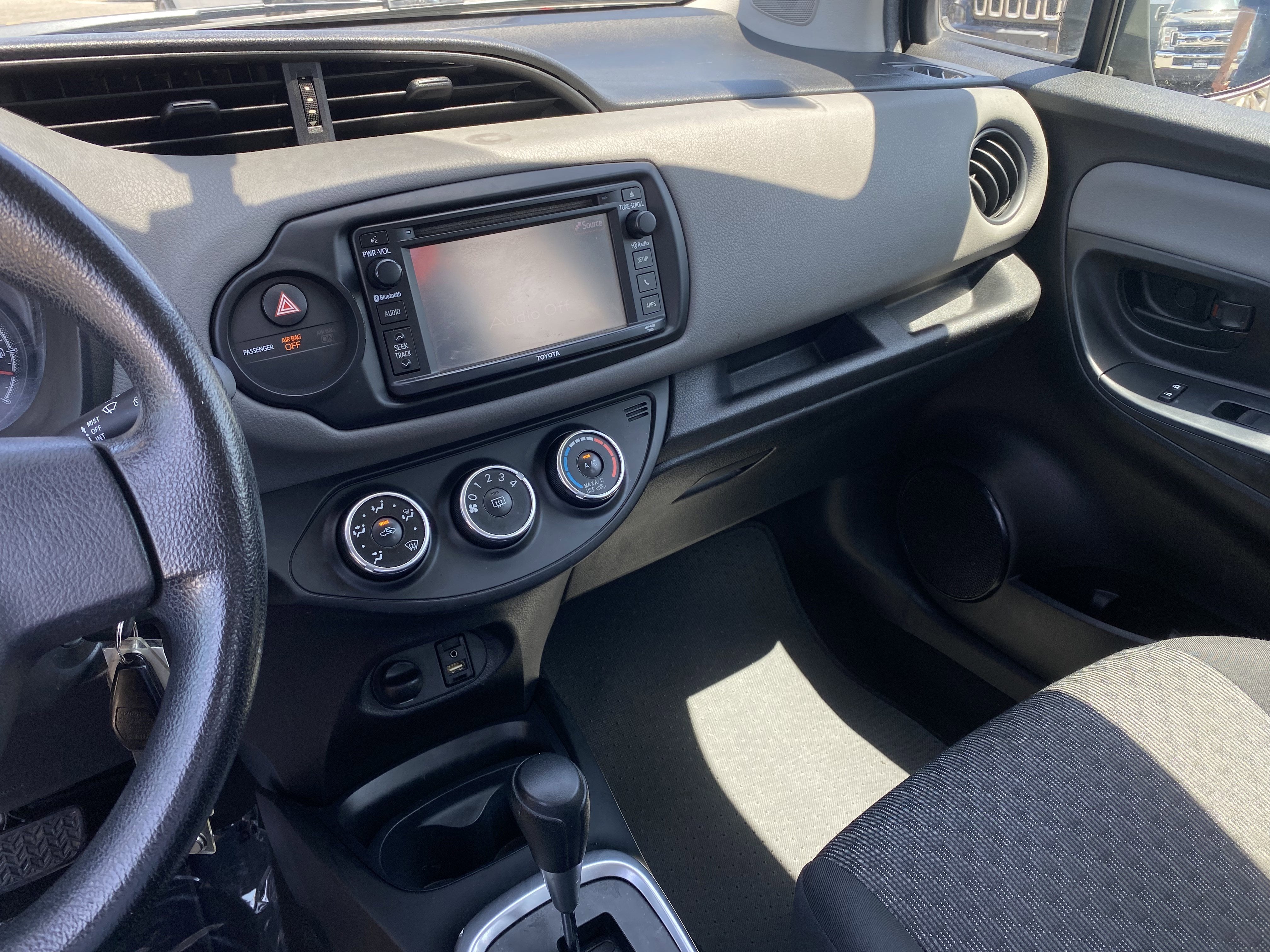 2015 Toyota Yaris L