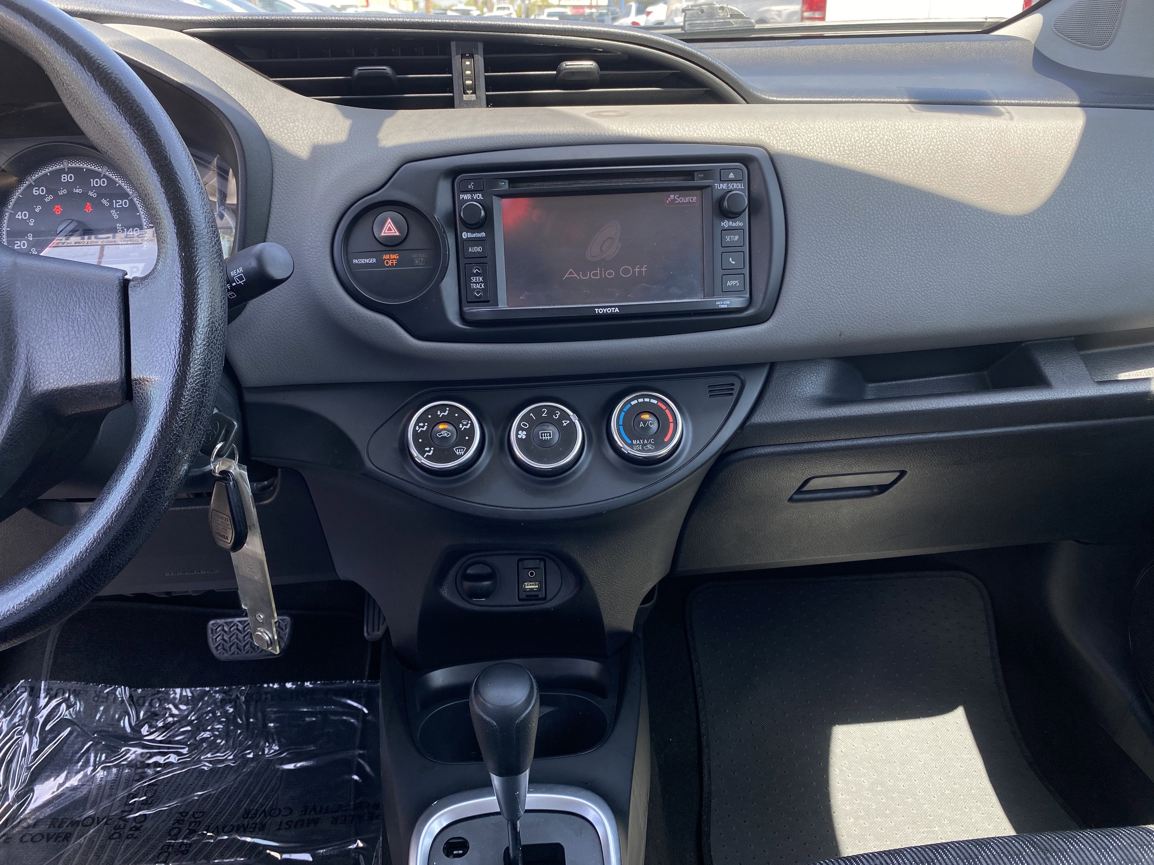 2015 Toyota Yaris L