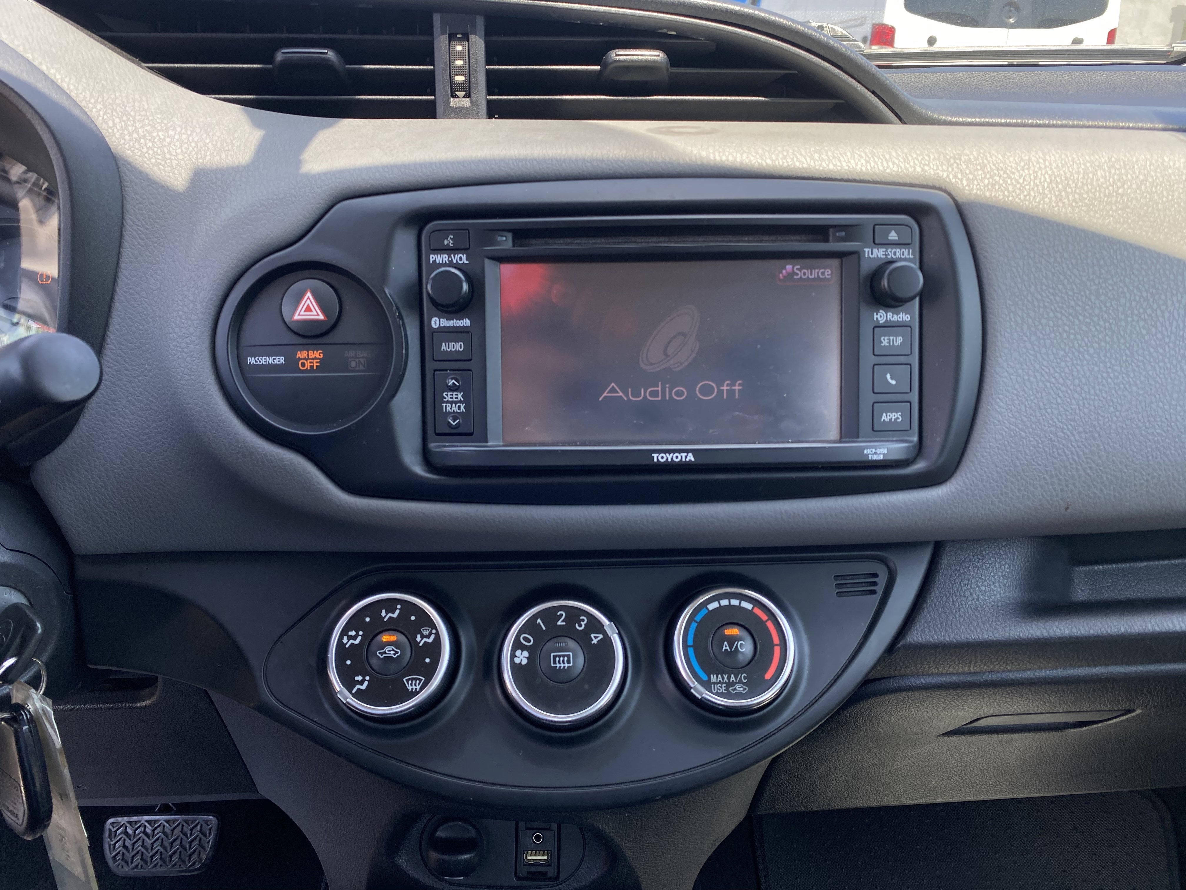 2015 Toyota Yaris L