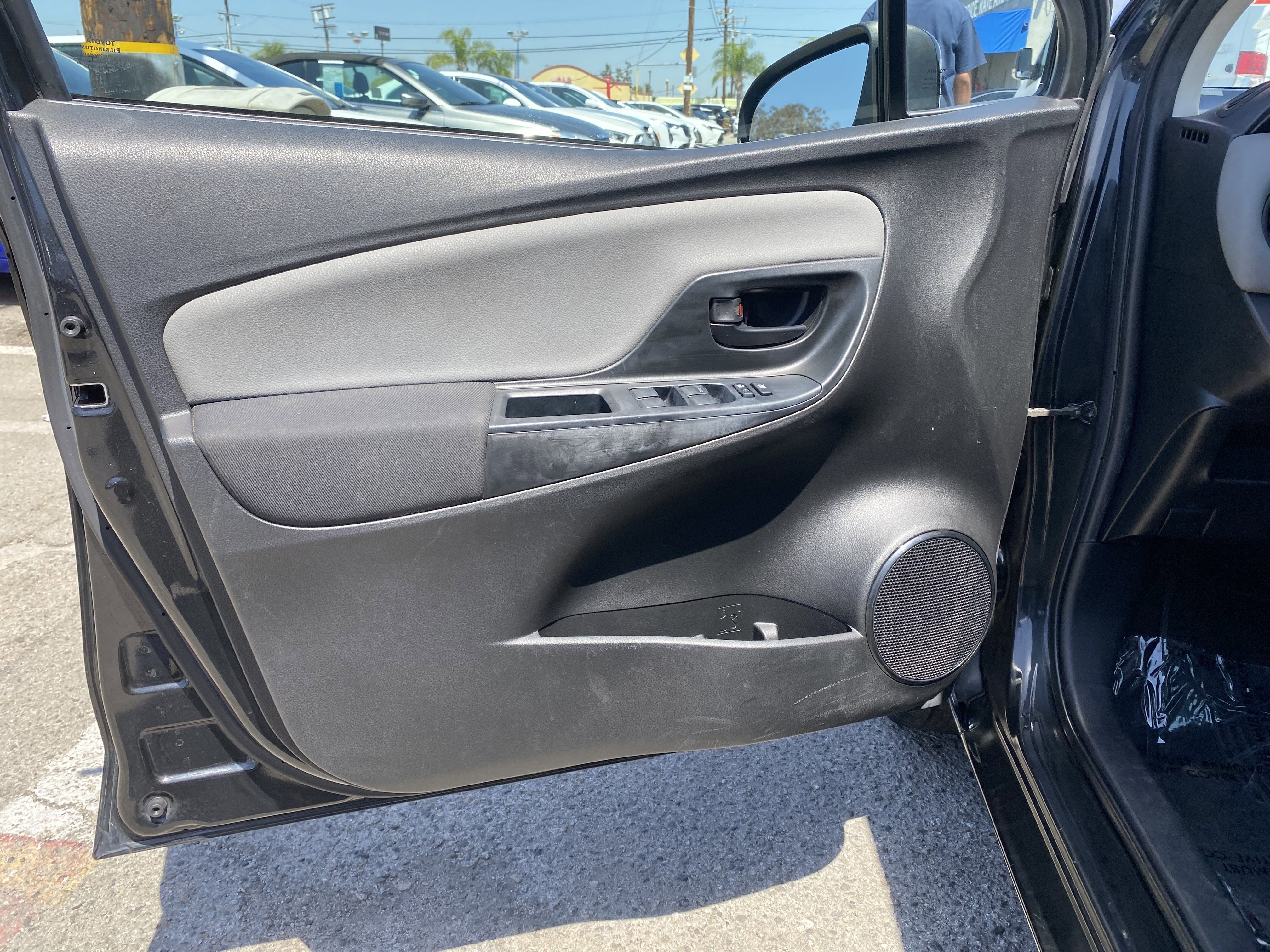 2015 Toyota Yaris L