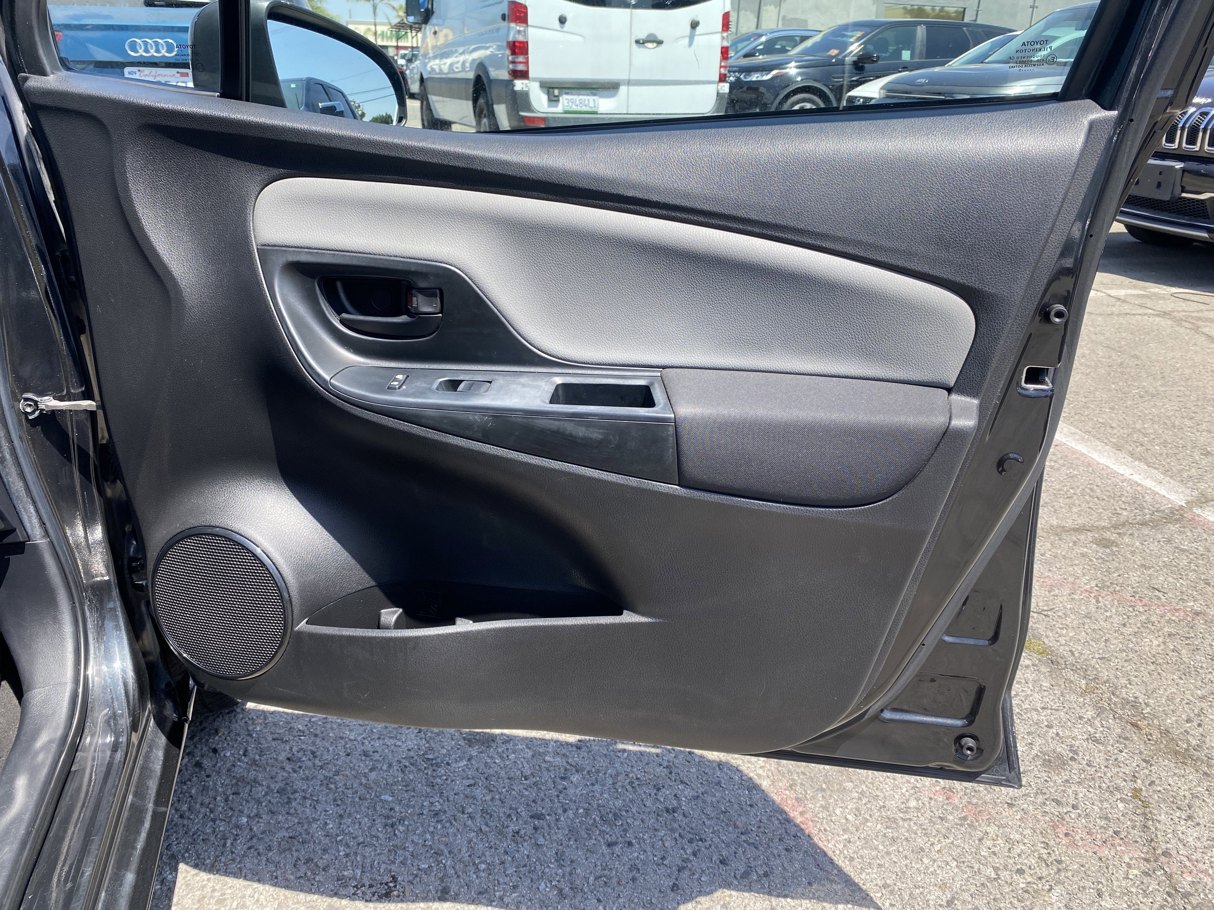 2015 Toyota Yaris L