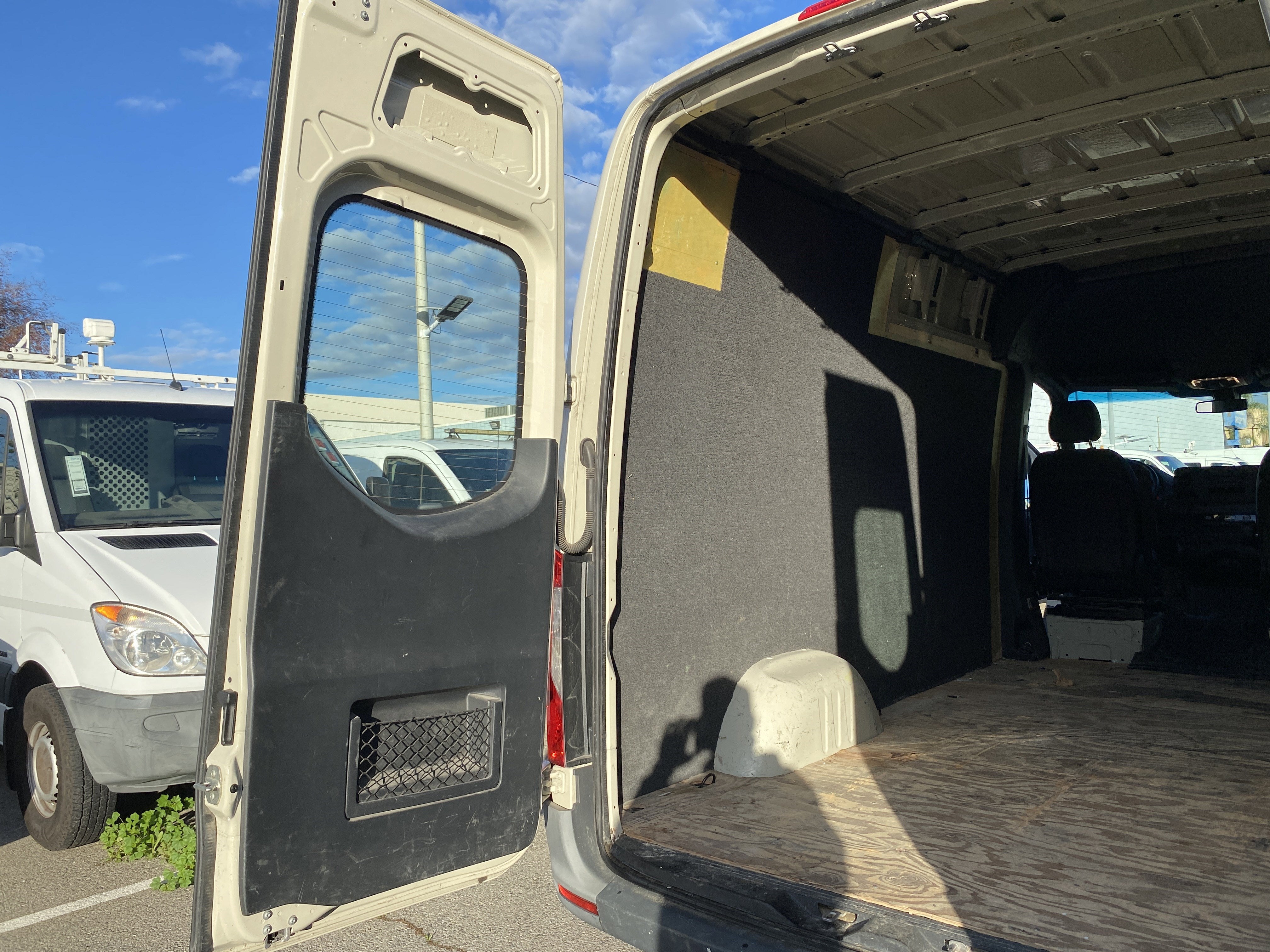 2022 Mercedes-Benz Sprinter Cargo Van 1500 Standard Roof I4 144" RWD