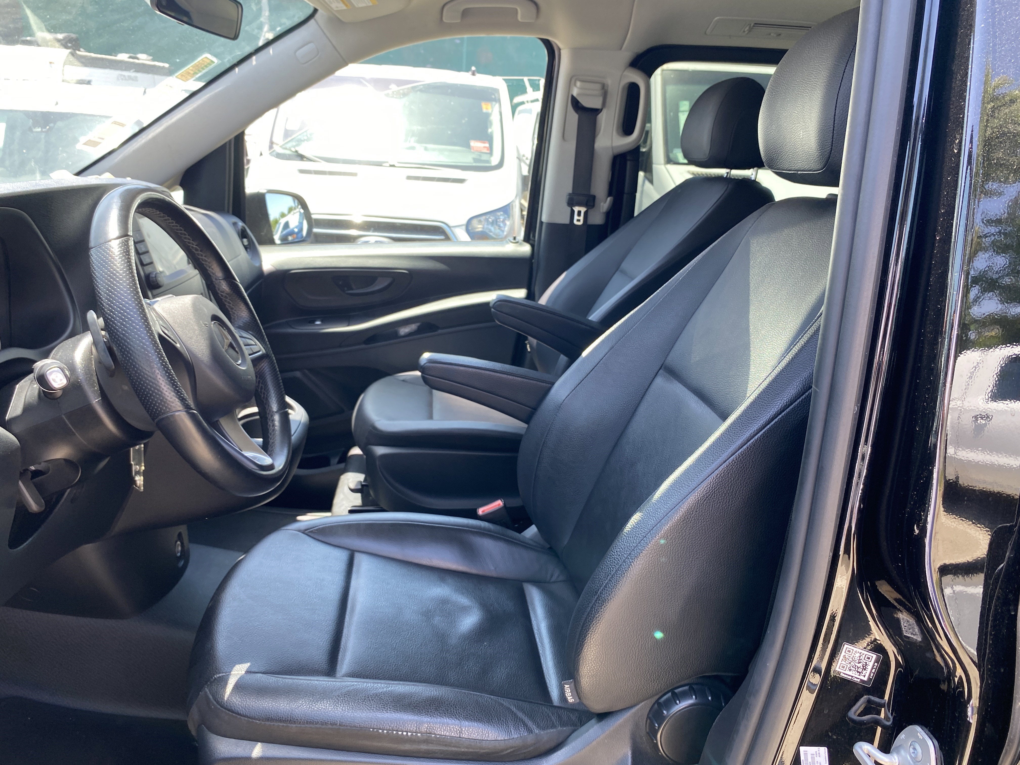 2023 Mercedes-Benz Metris Passenger Van Standard Roof 126" Wheelbase