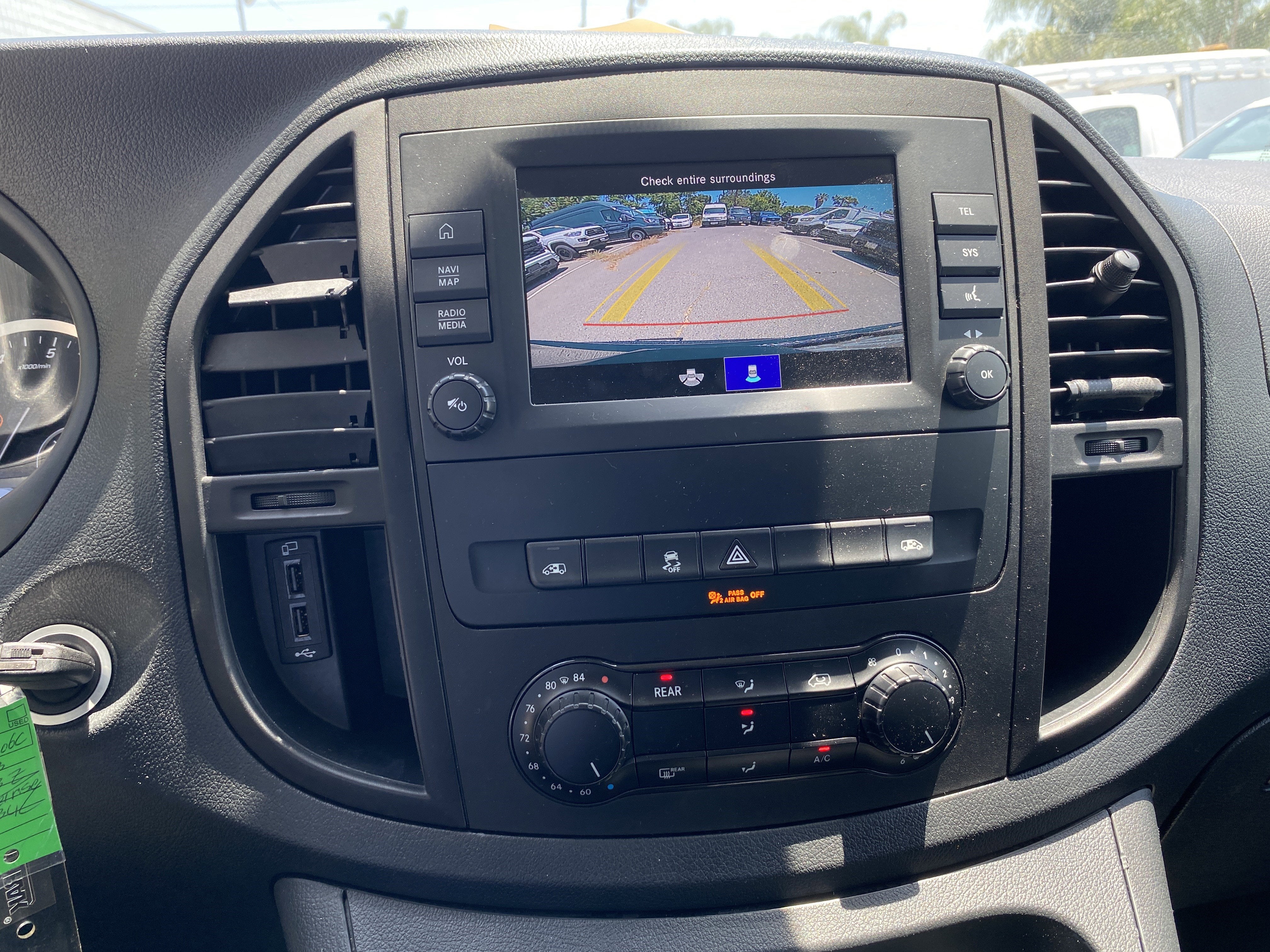 2023 Mercedes-Benz Metris Passenger Van Standard Roof 126" Wheelbase