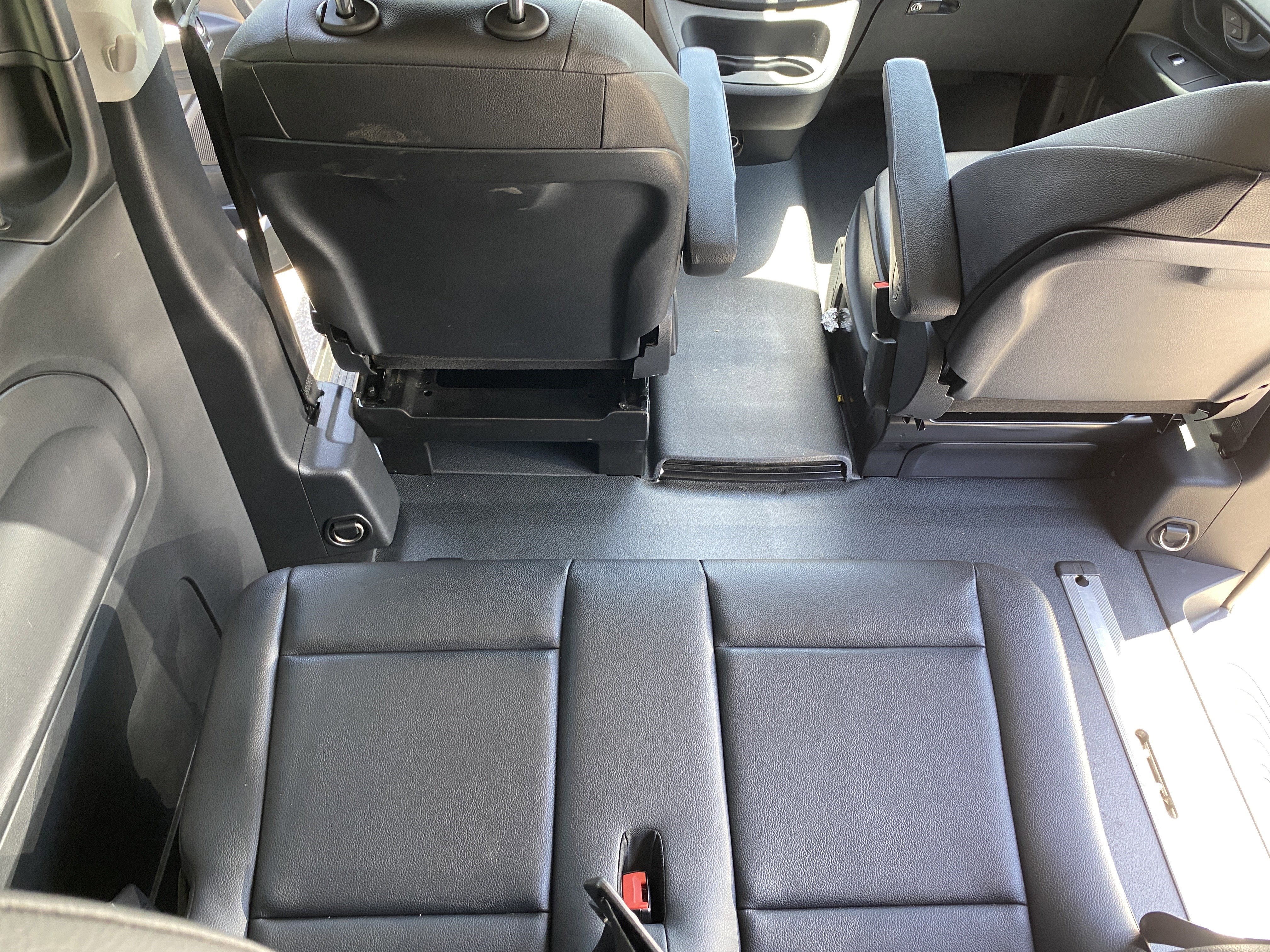 2023 Mercedes-Benz Metris Passenger Van Standard Roof 126" Wheelbase