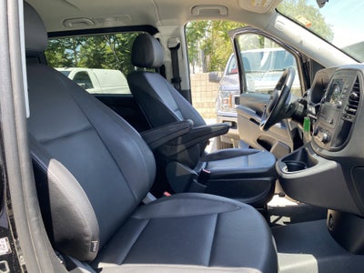 2023 Mercedes-Benz Metris Passenger Van Standard Roof 126" Wheelbase