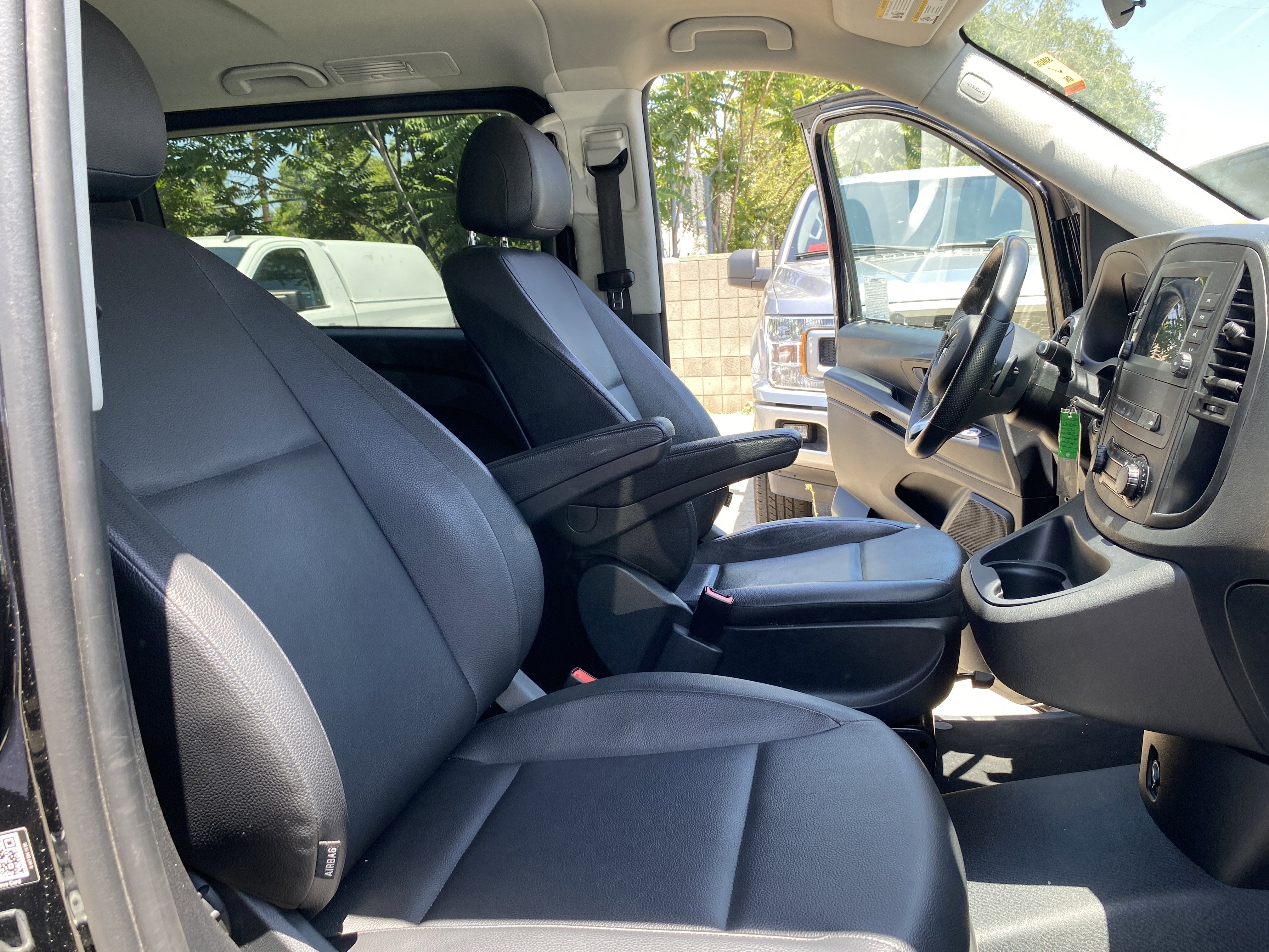 2023 Mercedes-Benz Metris Passenger Van Standard Roof 126" Wheelbase