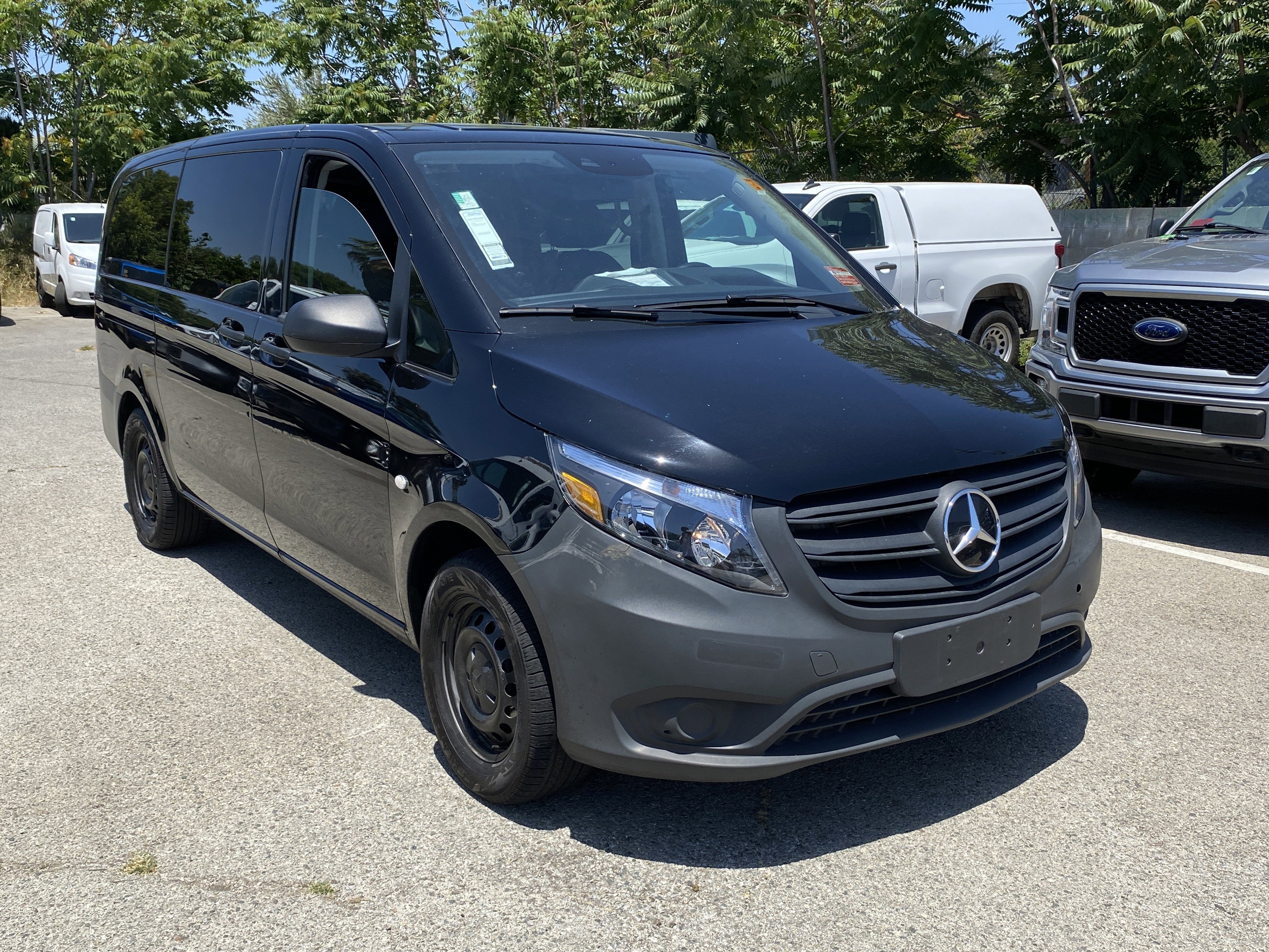 2023 Mercedes-Benz Metris Passenger Van Standard Roof 126" Wheelbase