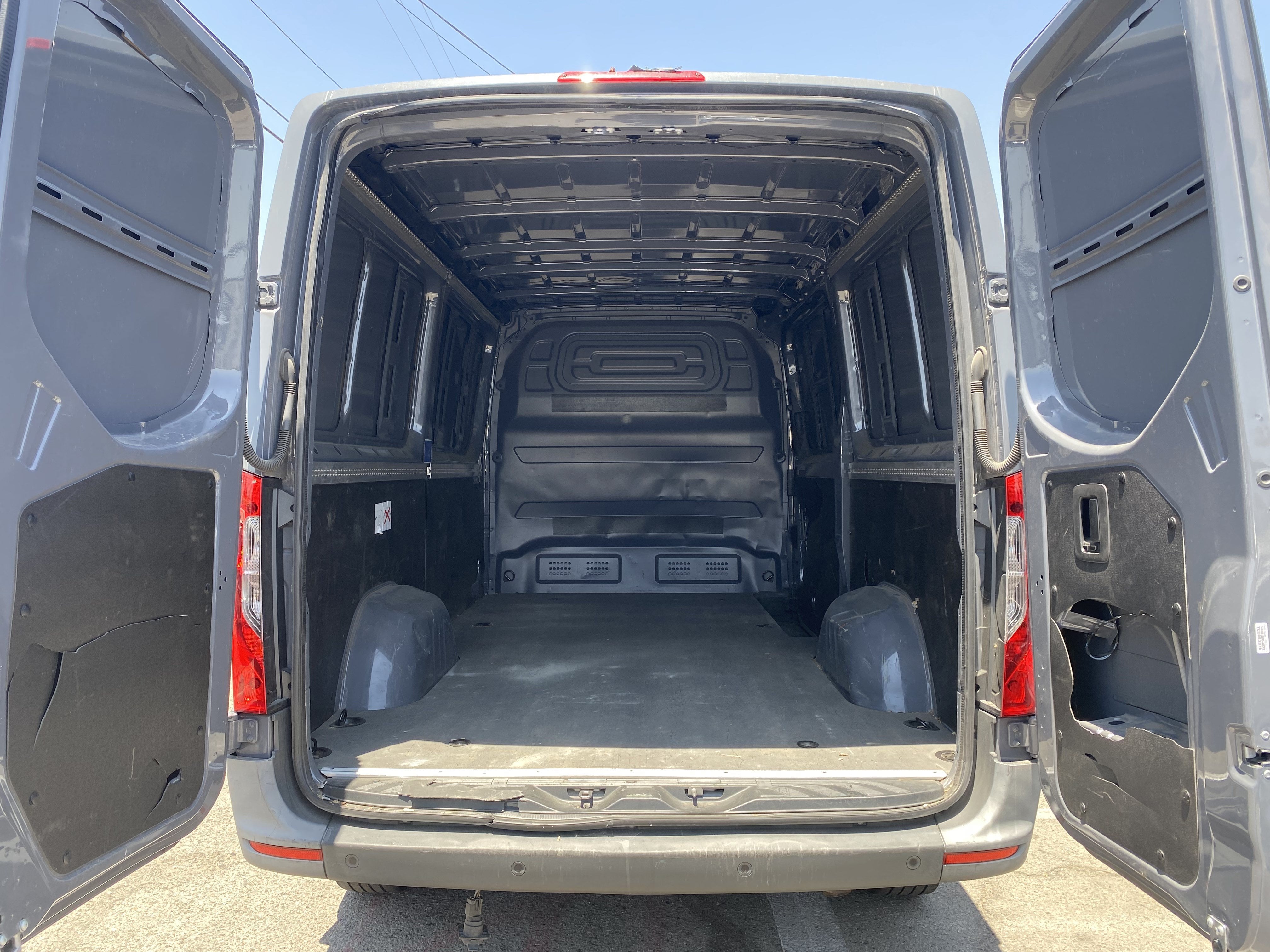 2021 Mercedes-Benz Sprinter Cargo Van 2500 Standard Roof V6 144" RWD