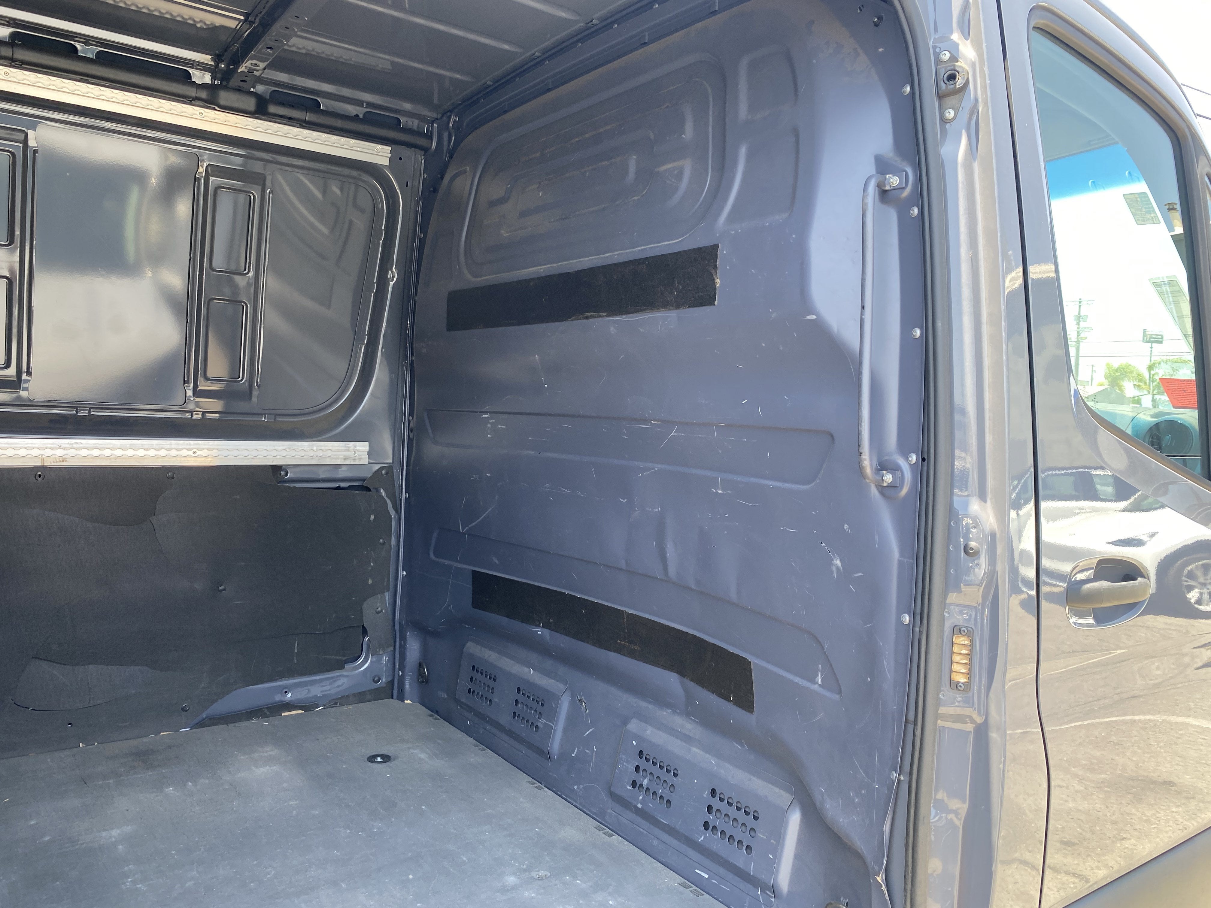2021 Mercedes-Benz Sprinter Cargo Van 2500 Standard Roof V6 144" RWD