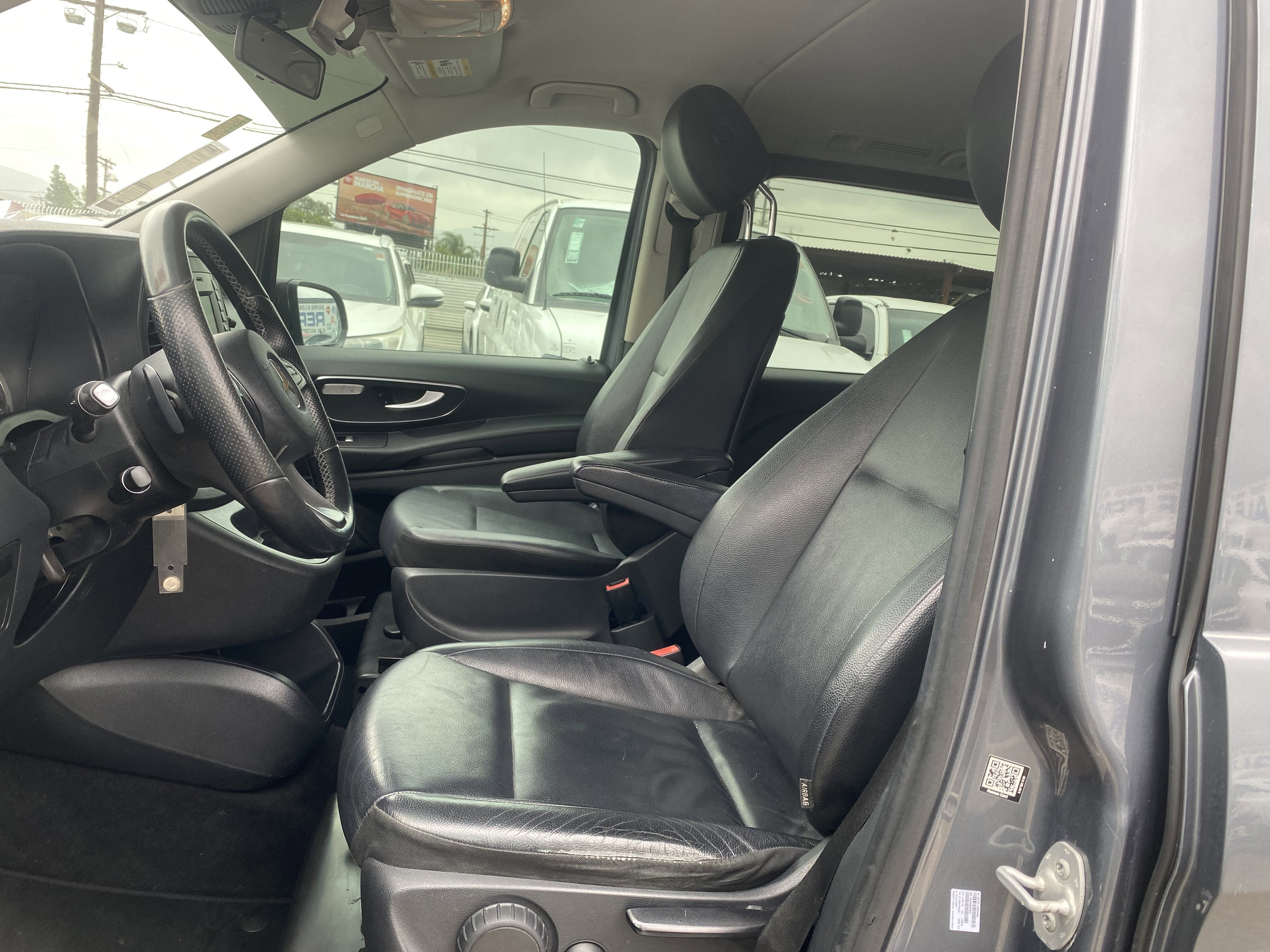 2017 Mercedes-Benz Metris Passenger Van Base