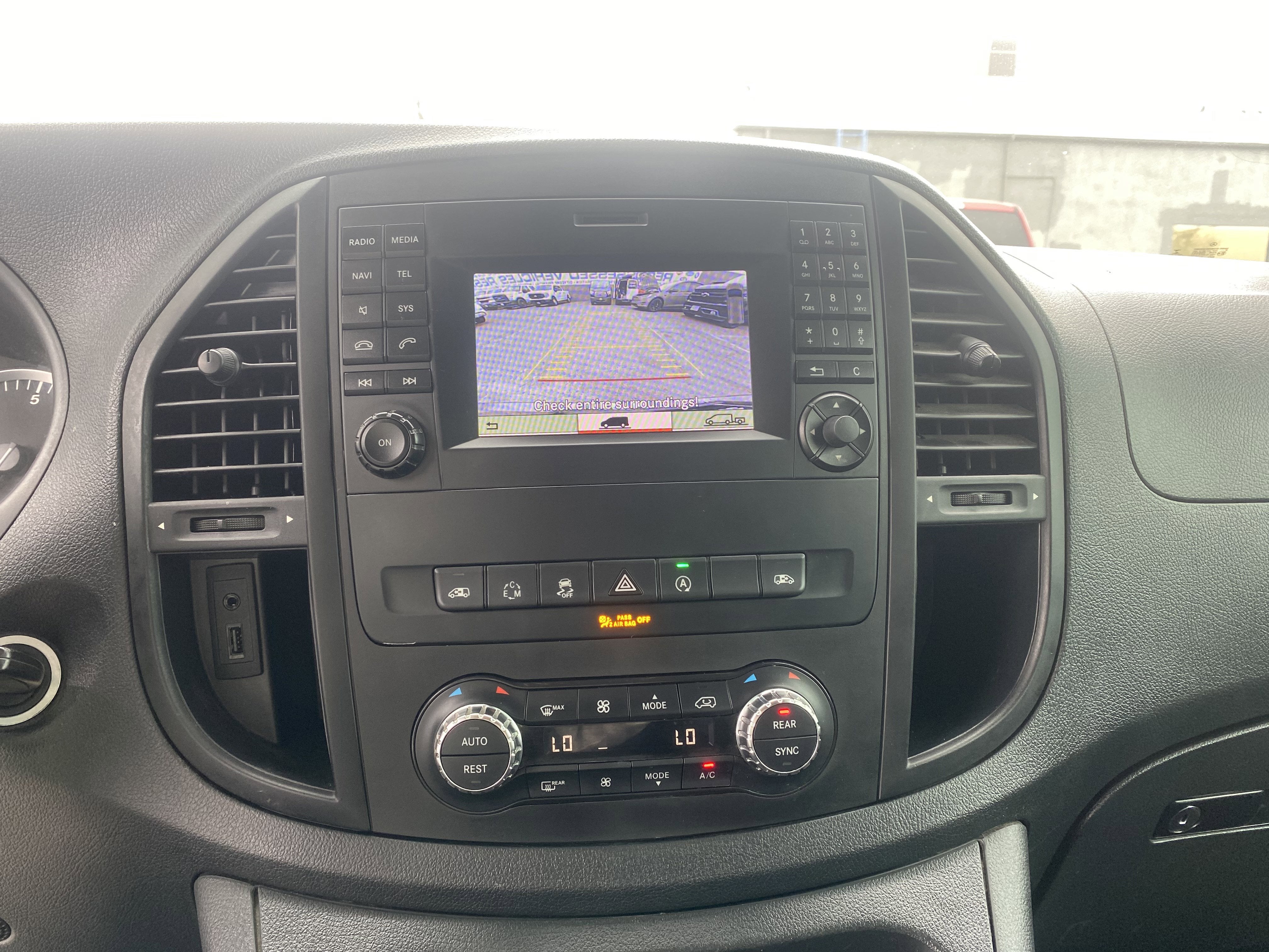 2017 Mercedes-Benz Metris Passenger Van Base