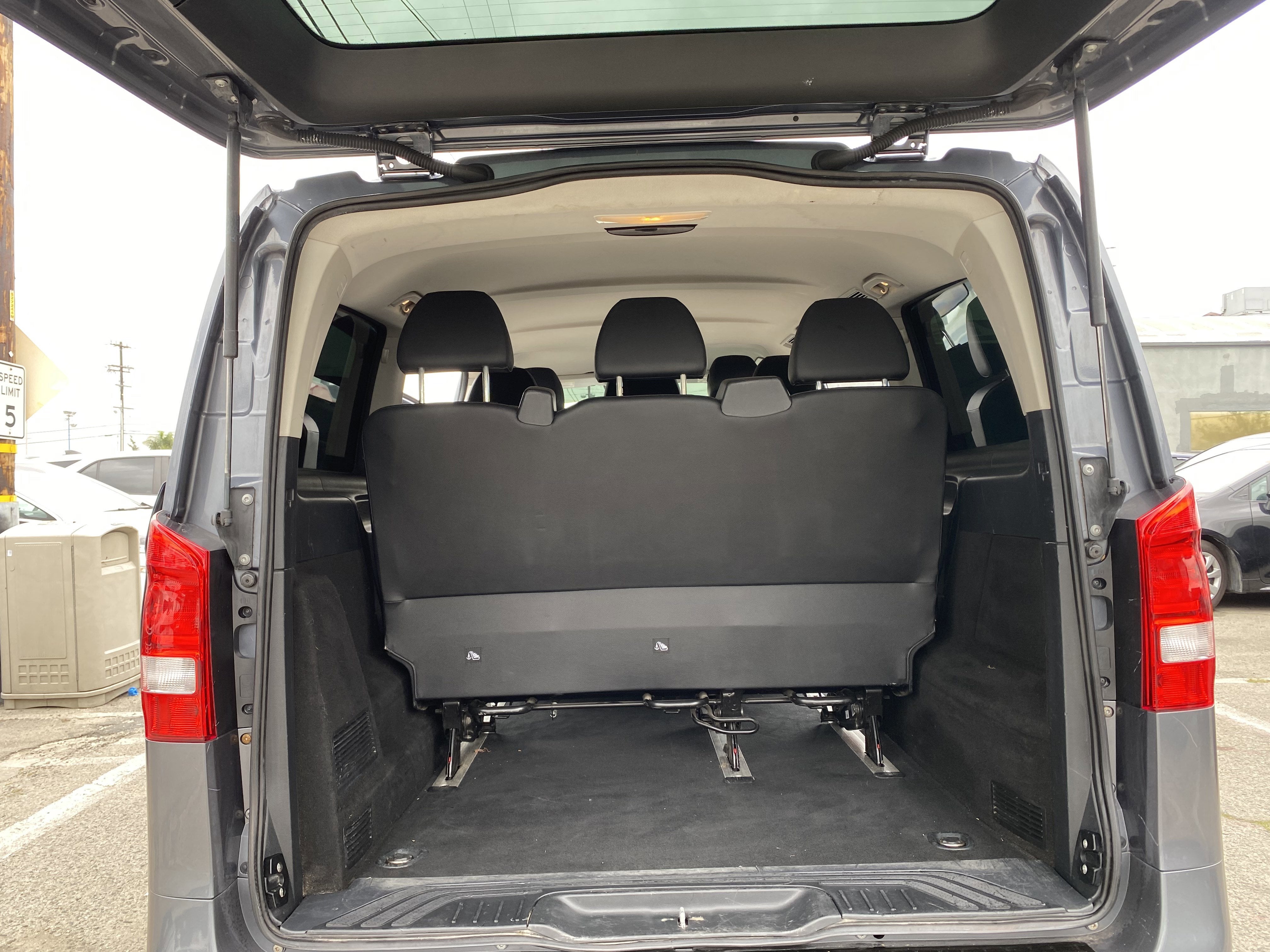 2017 Mercedes-Benz Metris Passenger Van Base