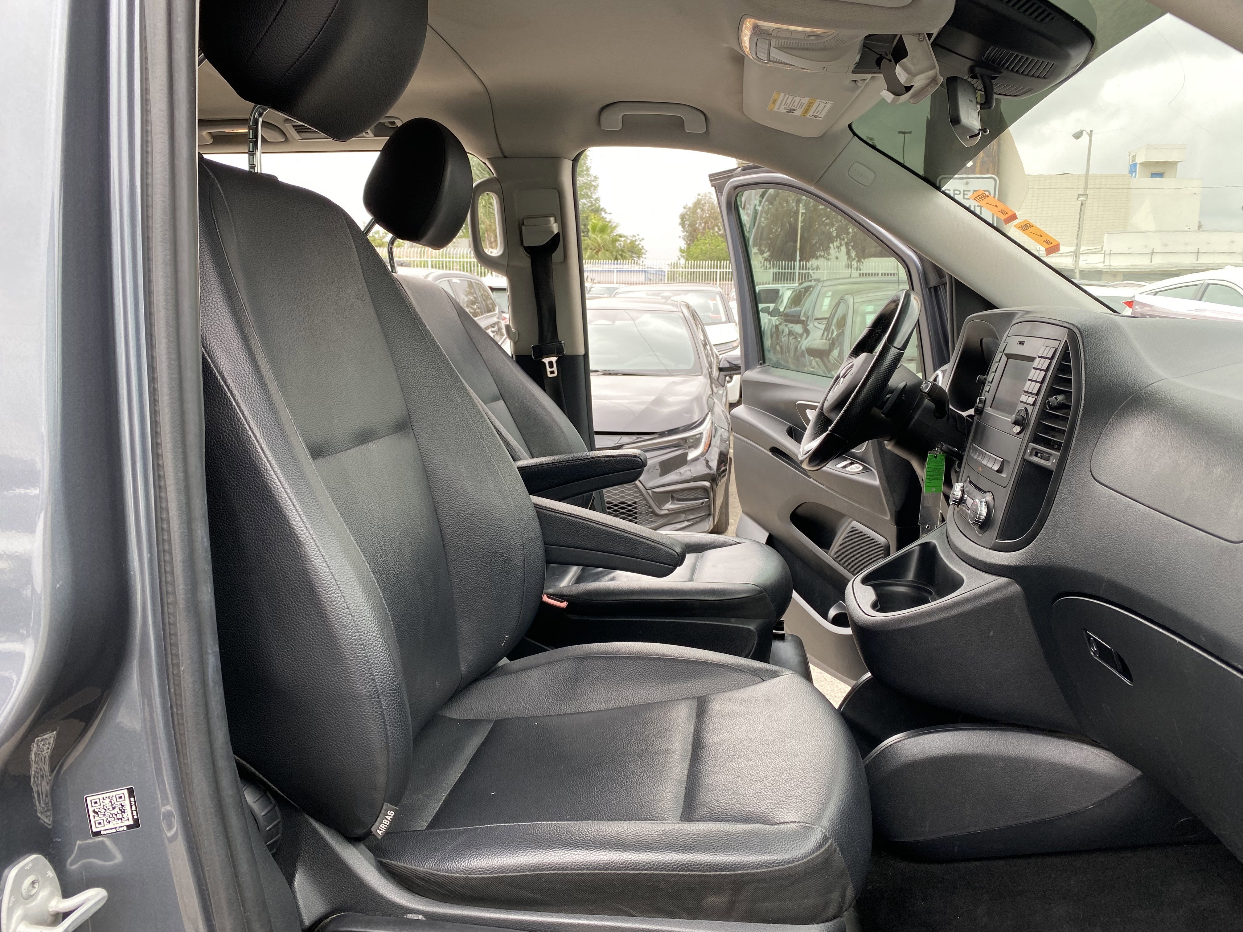 2017 Mercedes-Benz Metris Passenger Van Base
