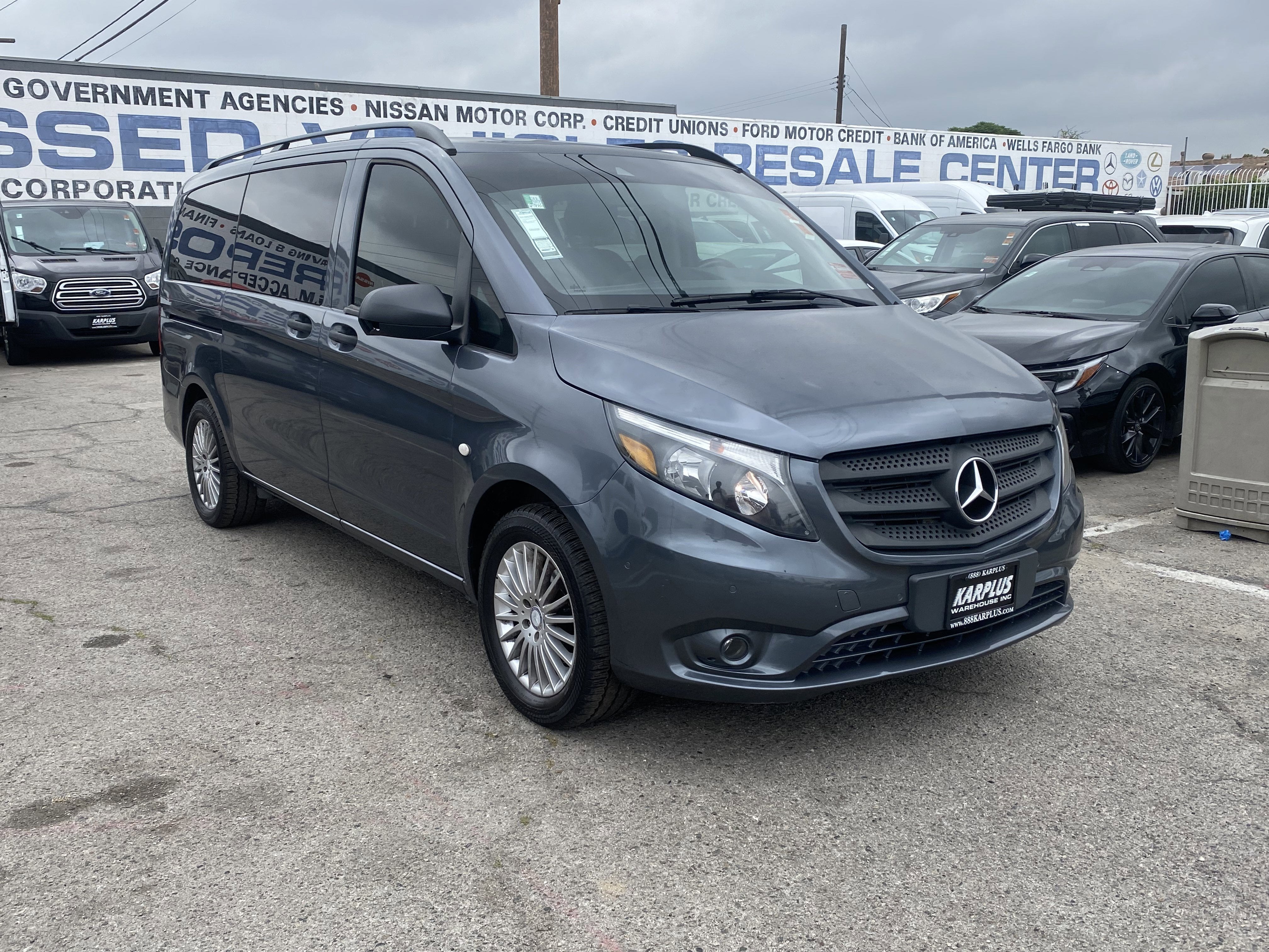 2017 Mercedes-Benz Metris Passenger Van Base