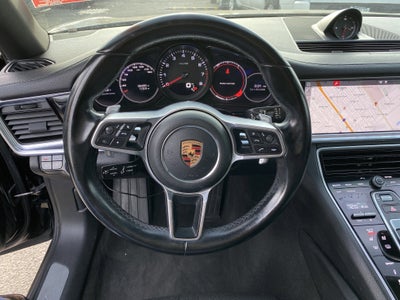 2018 Porsche Panamera 4