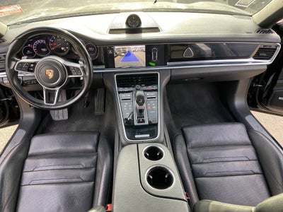 2018 Porsche Panamera 4