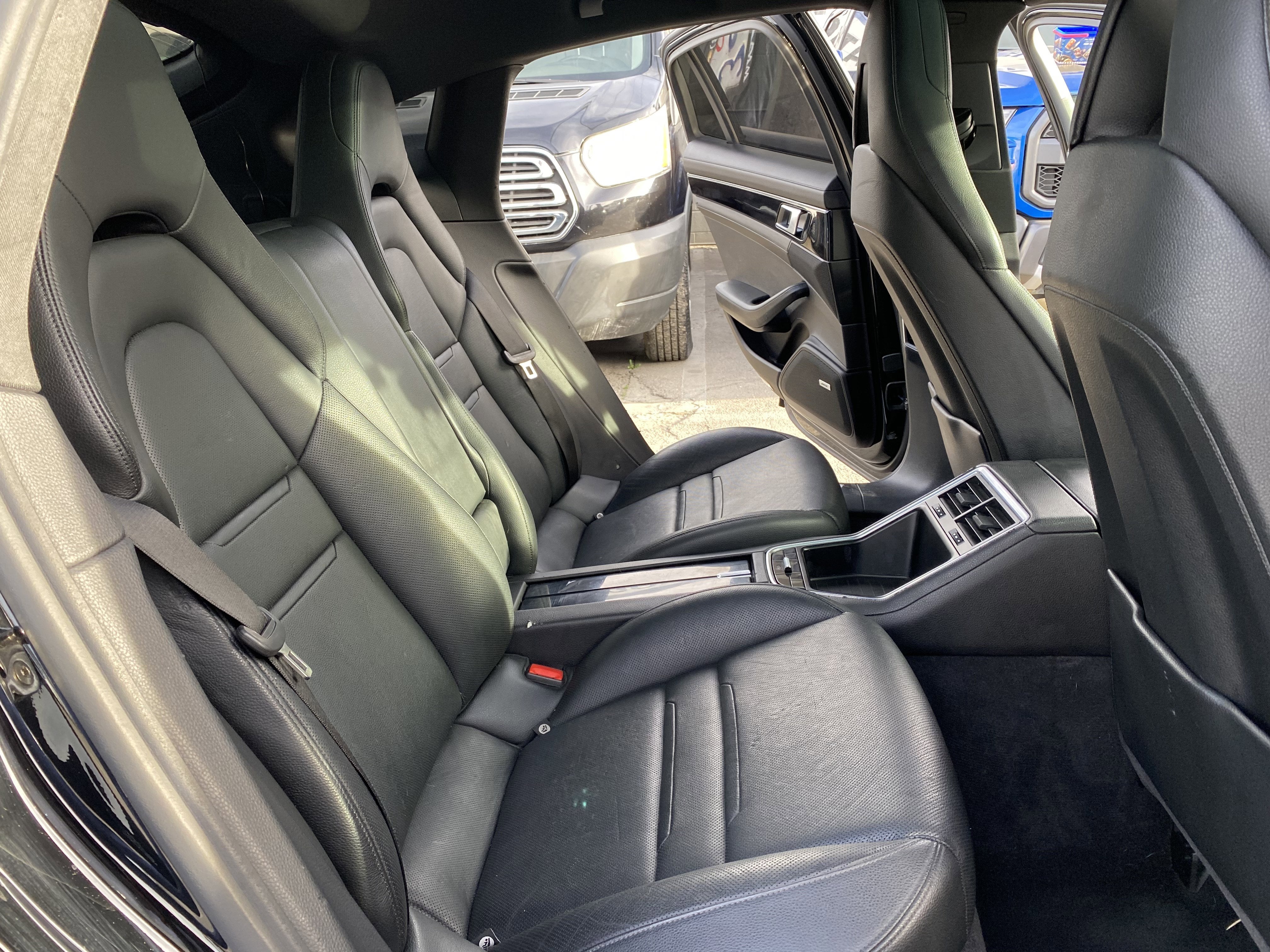 2018 Porsche Panamera 4