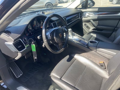 2016 Porsche Panamera Base